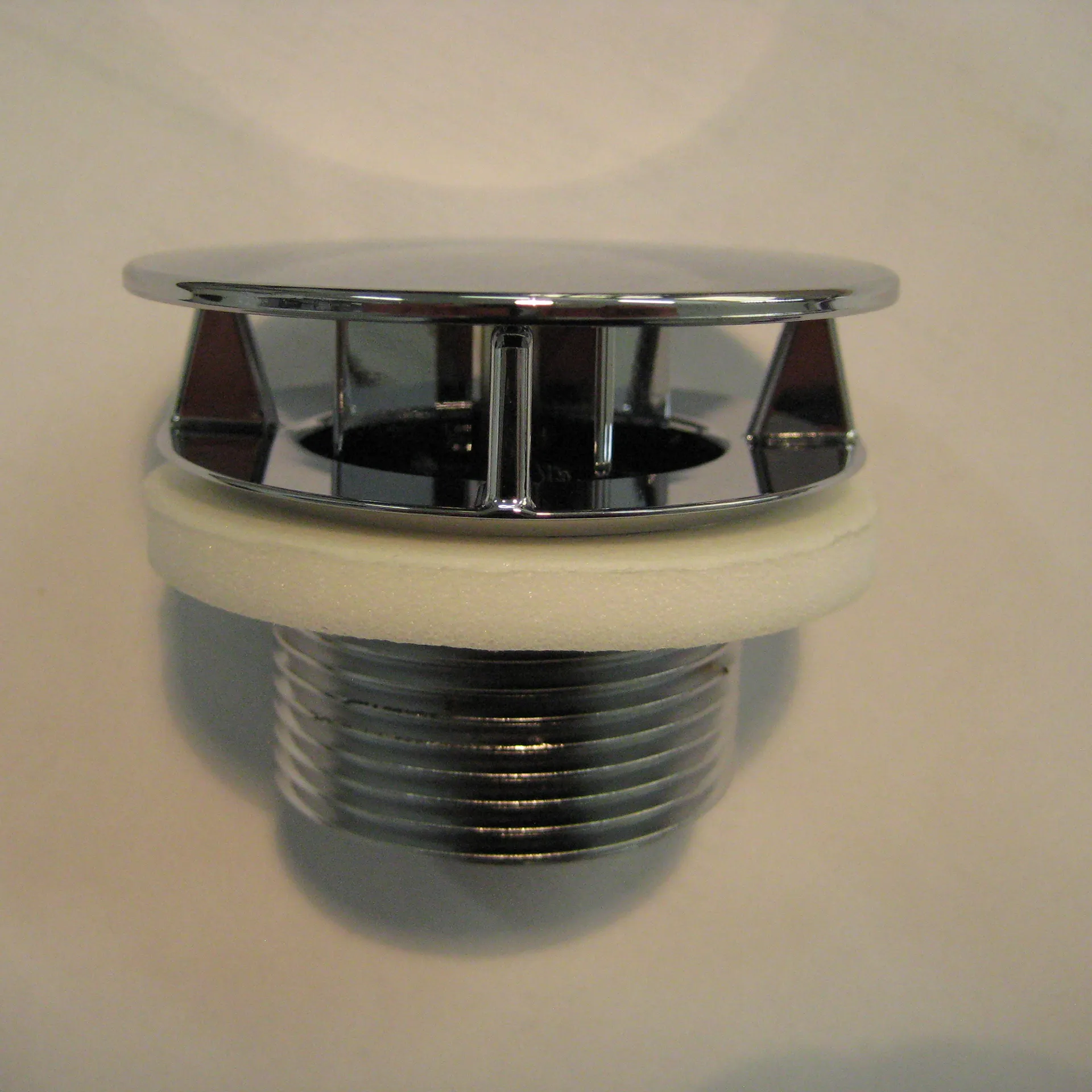 Stöpsel zu Ablaufgarnitur mit verdecktem Überlauf verchromt Stöpsel zu Ablaufgarnitur mit verdecktem Überlauf verchromt