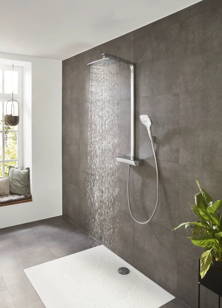 Hansgrohe Showerpipe Raindance E EcoSmart Thermostat Chrom 360 x 190 mm Aufputzinstallation DN15 G 1/2 Hansgrohe Showerpipe Raindance E EcoSmart Thermostat Chrom 360 x 190 mm Aufputzinstallation DN15 G 1/2