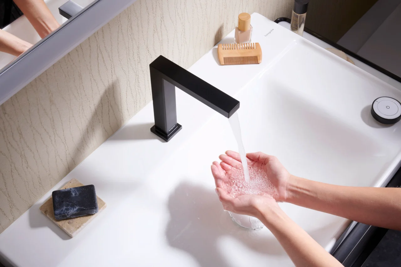 Hansgrohe Xelu Q Waschtisch, Keramik, weiß, 800 x 480 mm, 100 mm Beckenhöhe, wandhängend, mit Ablage rechts und SmartClean-Glasur