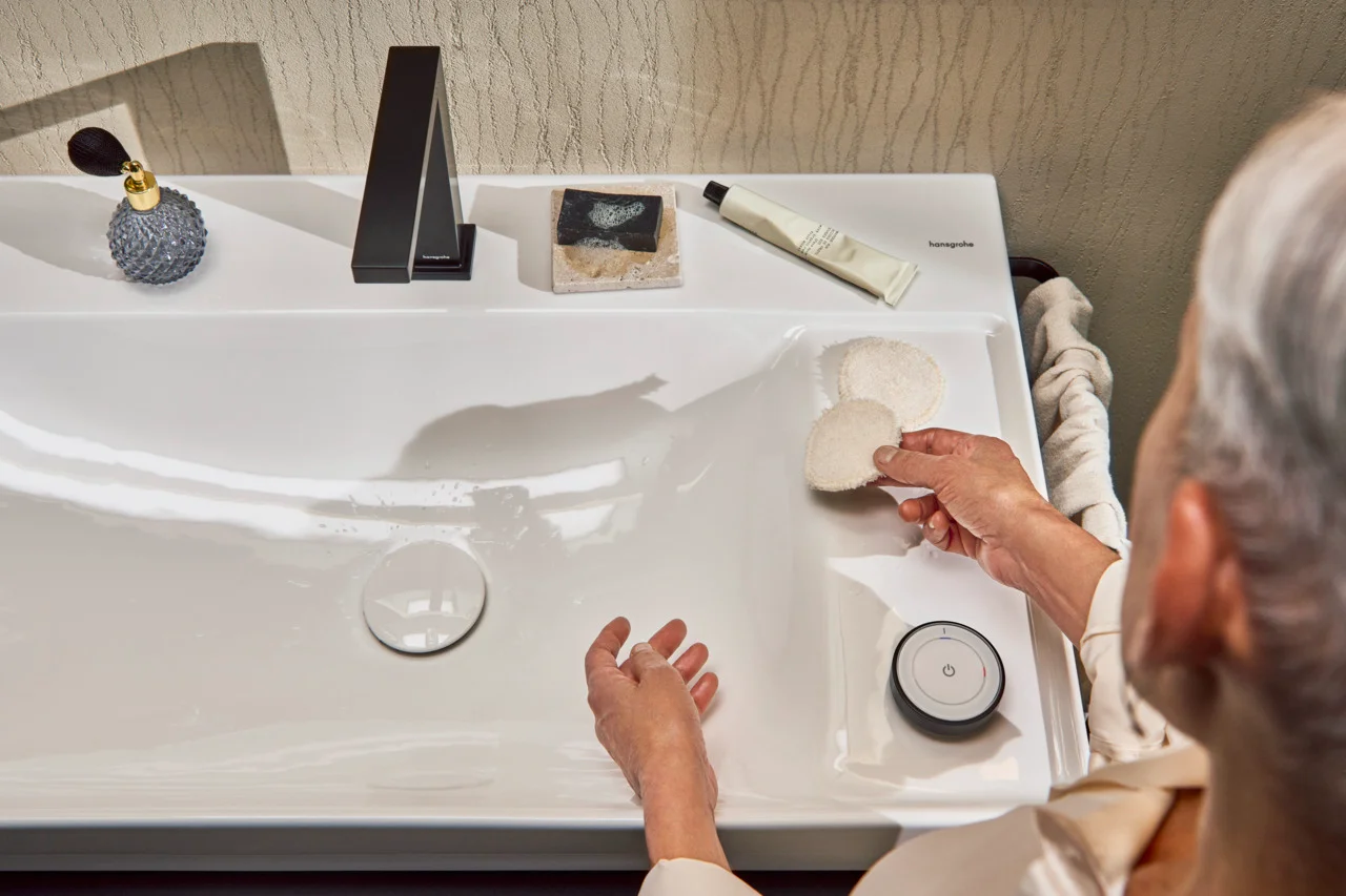Hansgrohe Xelu Q Waschtisch, Keramik, weiß, 800 x 480 mm, 100 mm Beckenhöhe, wandhängend, mit Ablage rechts und SmartClean-Glasur Hansgrohe Xelu Q Waschtisch, Keramik, weiß, 800 x 480 mm, 100 mm Beckenhöhe, wandhängend, mit Ablage rechts und SmartClean-Glasur