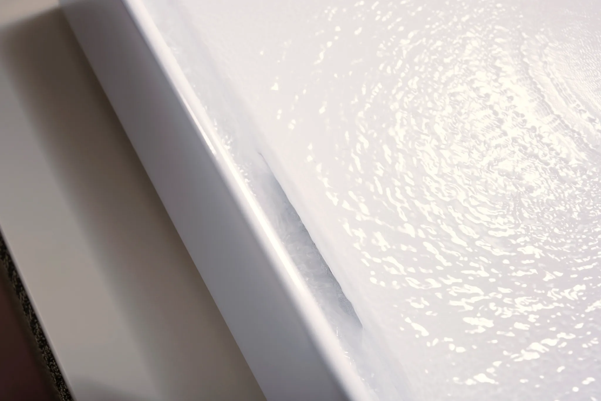 Xuniva Evo E Aufsatzwaschtisch 650/400 ohne Hahnloch und Überlauf, SmartClean, HygieneEffect, Weiß