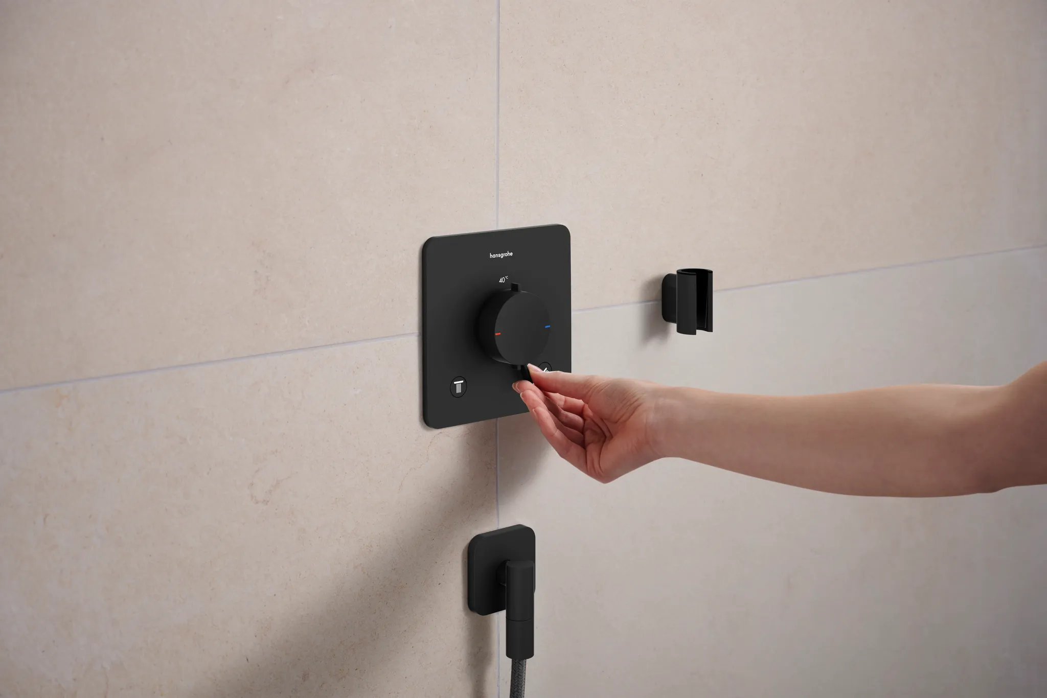 Hansgrohe Ecostat Comfort Q Thermostat Unterputz, 2 Verbraucher, Mattschwarz, iBox universal 2 Anschluss Hansgrohe Ecostat Comfort Q Thermostat Unterputz, 2 Verbraucher, Mattschwarz, iBox universal 2 Anschluss