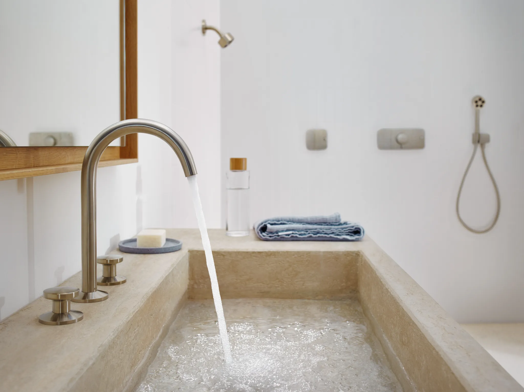 Hansgrohe AXOR One Kopfbrause 75 1jet EcoSmart Brushed Nickel, 73 mm Brausekopfgröße, PowderRain Strahlart, 8,7 l/min Durchflussmenge, verstellbarer Winkel, abnehmbare Kopfbrause, für Durchlauferhitzer geeignet Hansgrohe AXOR One Kopfbrause 75 1jet EcoSmart Brushed Nickel, 73 mm Brausekopfgröße, PowderRain Strahlart, 8,7 l/min Durchflussmenge, verstellbarer Winkel, abnehmbare Kopfbrause, für Durchlauferhitzer geeignet