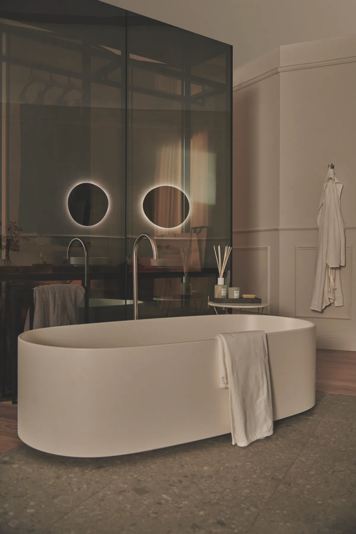 Ideal Standard Linda-X Duo-Badewanne, 1738x850x495mm, Mattweiß Ideal Standard Linda-X Duo-Badewanne, 1738x850x495mm, Mattweiß