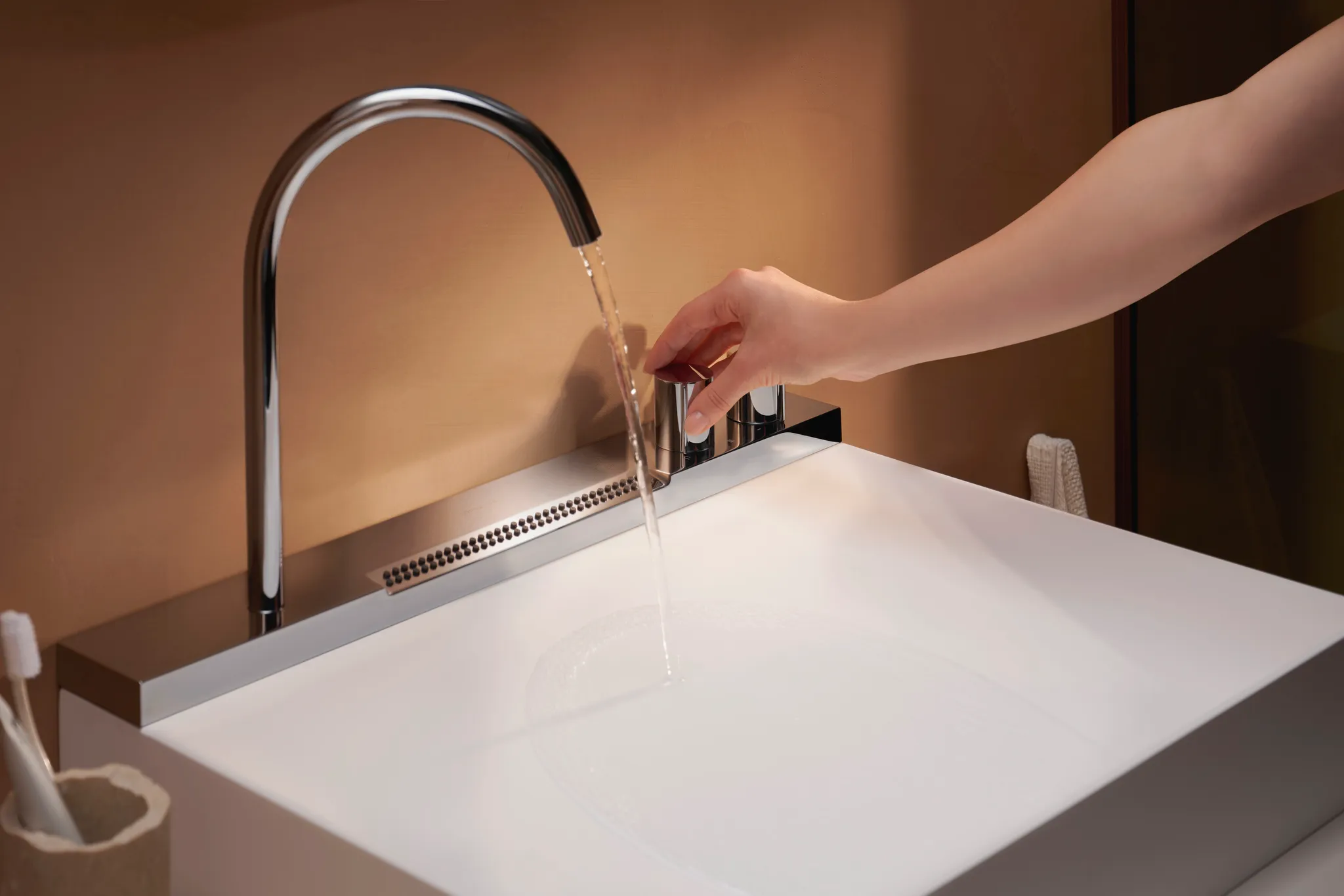 Hansgrohe Avalegra AquaUnit 580⁄475, Chrom Waschbecken und Armatur