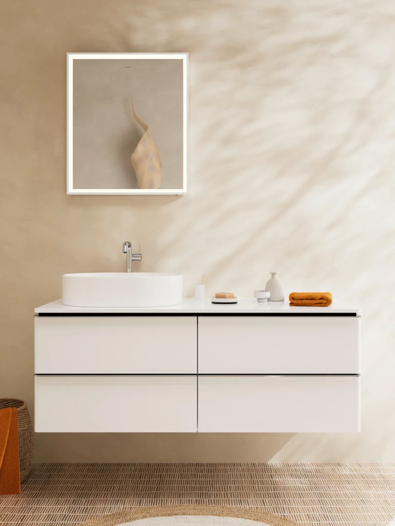 Hansgrohe Xarita E Spiegel 600/700/50 mit LED-Beleuchtung, IR-Sensor, Mattweiß Hansgrohe Xarita E Spiegel 600/700/50 mit LED-Beleuchtung, IR-Sensor, Mattweiß