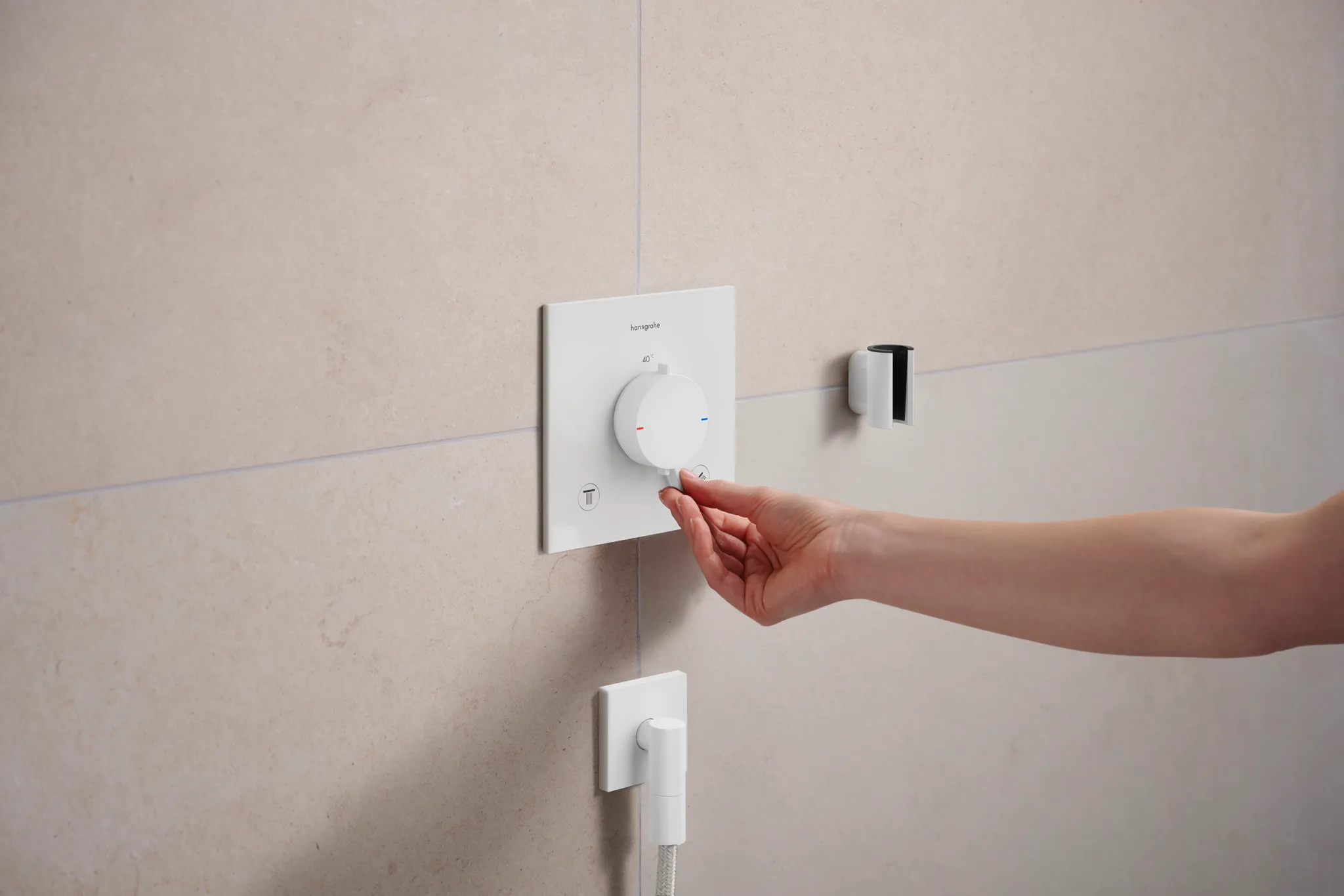 Hansgrohe FixFit Fine E Wandanschluss Mattweiß mit Rückflussverhinderer, schlankes Design, max. Durchfluss 25 l/min bei 3 bar, Anschluss G 1/2 Hansgrohe FixFit Fine E Wandanschluss Mattweiß mit Rückflussverhinderer, schlankes Design, max. Durchfluss 25 l/min bei 3 bar, Anschluss G 1/2