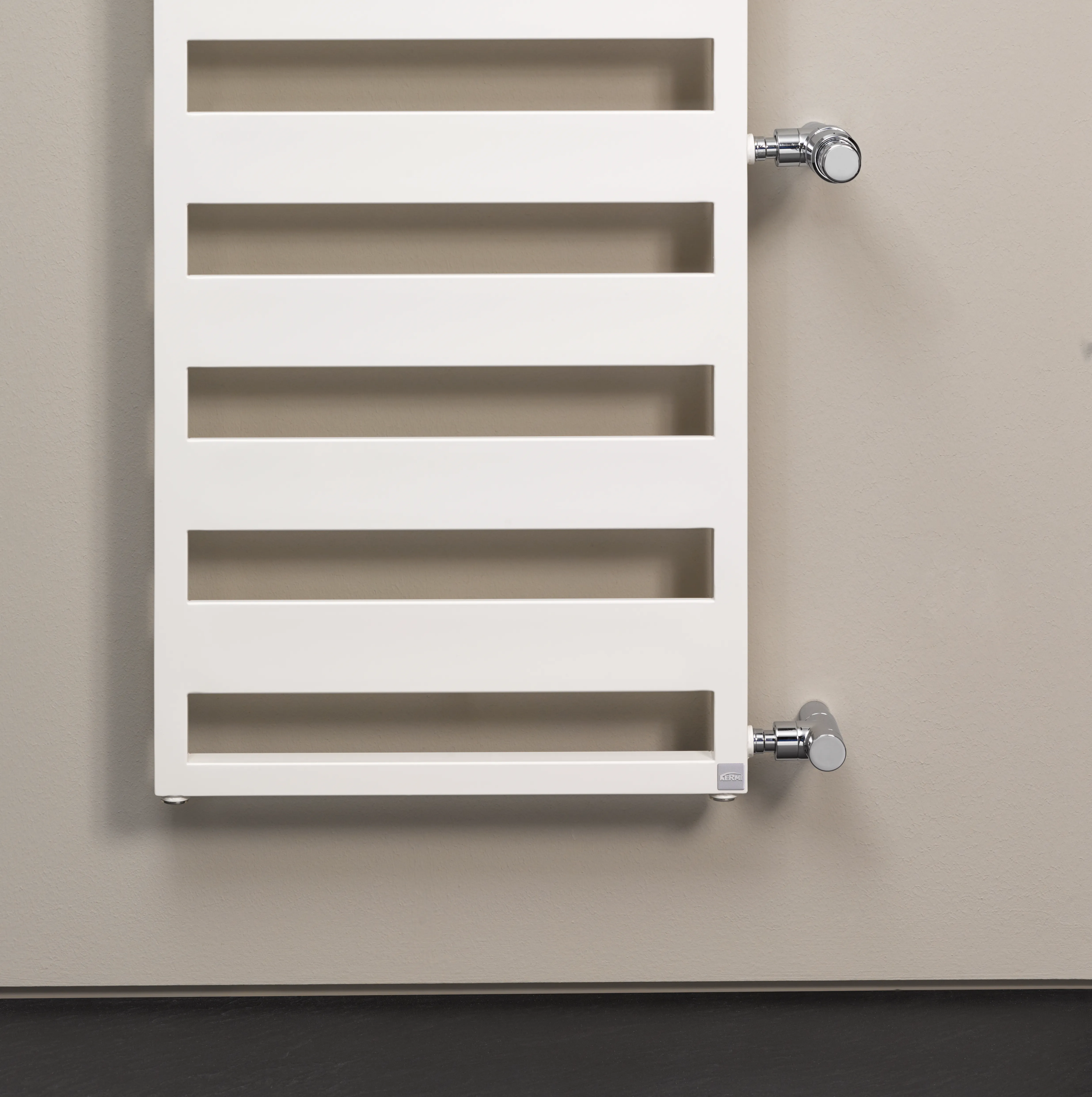 Kermi Design-Heizkörper „Casteo®-D“ 50 × 125,9 cm in Weiß Soft (RAL 9016, matt) Kermi Design-Heizkörper „Casteo®-D“ 50 × 125,9 cm in Weiß Soft (RAL 9016, matt)