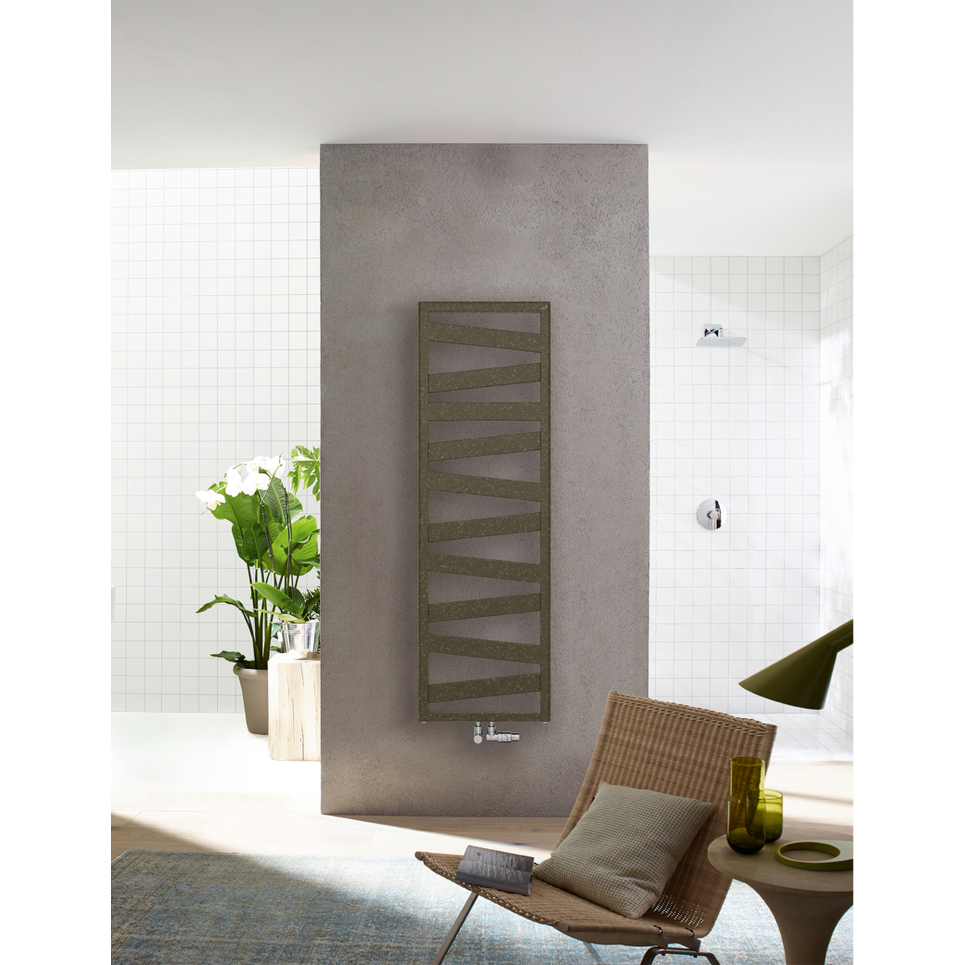 Zehnder Design-Heizkörper Ribbon RB-130-050, Bronze, 1.266 x 30 x 500 mm, montagefertig mit Wandkonsolen