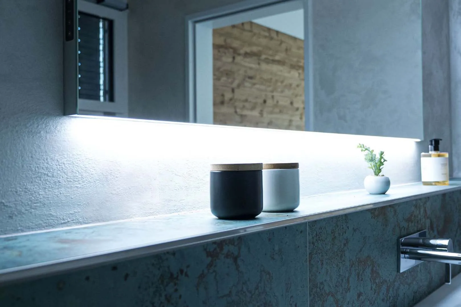 Schneider Lichtspiegel ALU1/SP 140/TW - BORDO TW, Schwarz Matt, LED Beleuchtung Tunable White Schneider Lichtspiegel ALU1/SP 140/TW - BORDO TW, Schwarz Matt, LED Beleuchtung Tunable White