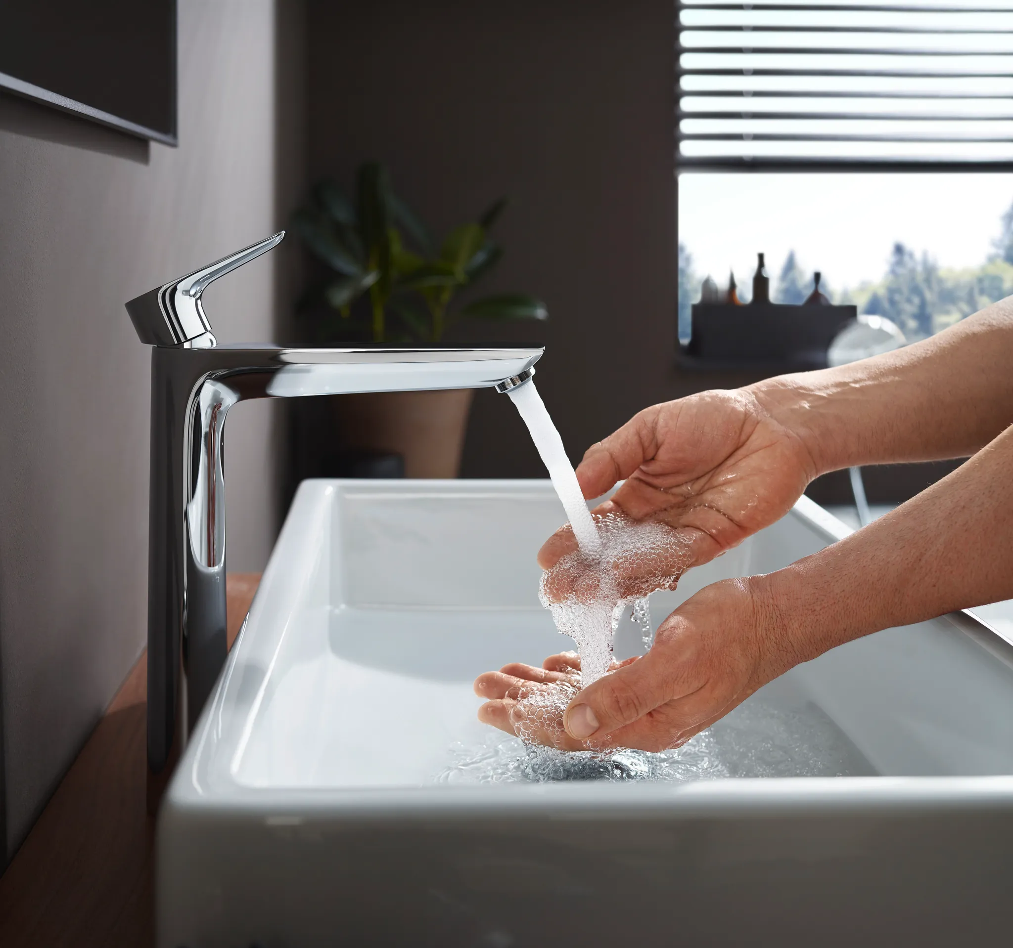 Hansgrohe Talis E Einhebel-Waschtischmischer 240, Chrom Hansgrohe Talis E Einhebel-Waschtischmischer 240, Chrom