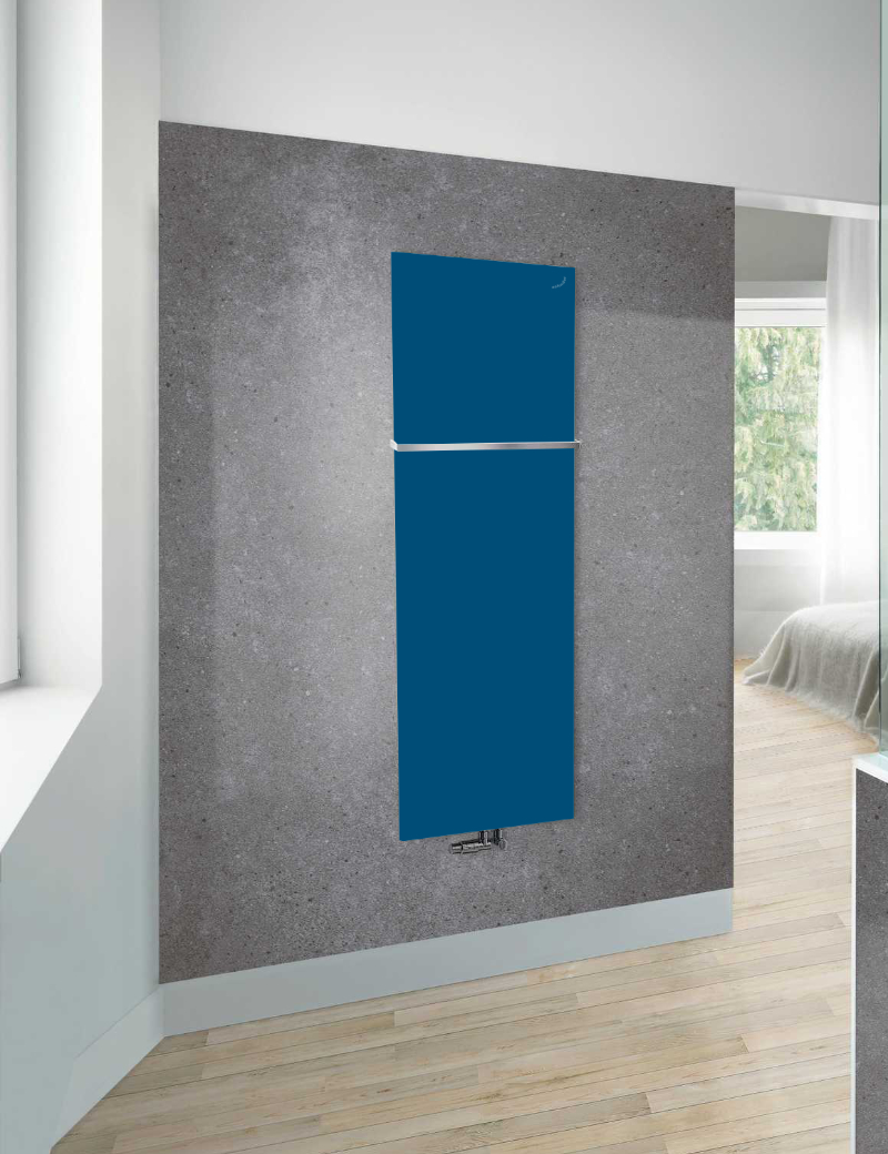 Zehnder Design-Heizkörper „Fina Lean Bar“ für Warmwasser-Zentralheizung mit 50 mm-Mittelanschluss 70 × 130 cm in Gentian Blue (RAL 5010)