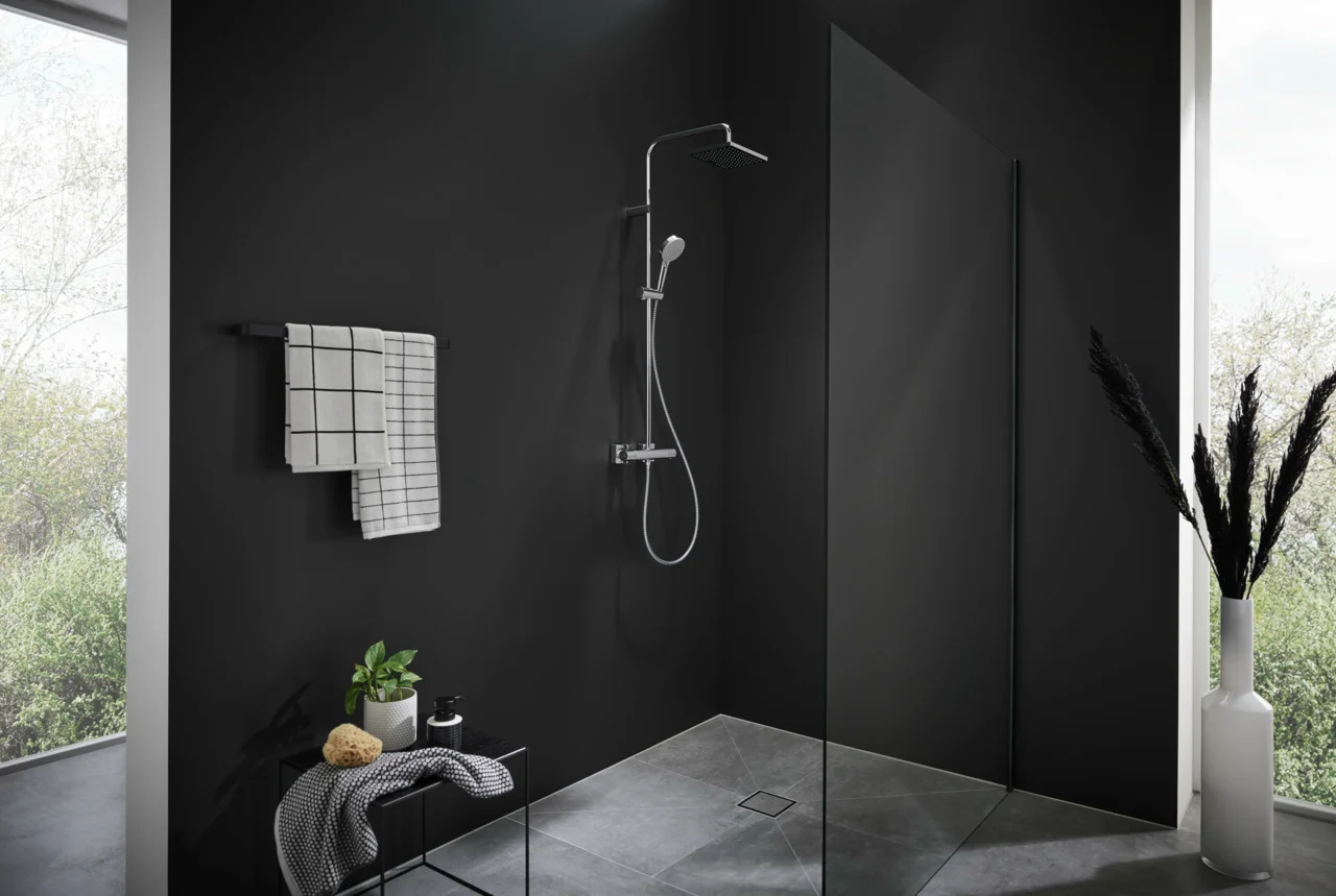 Hansgrohe Vernis Shape Showerpipe 230 1jet EcoSmart mit Thermostat, Chrom, 426 mm Brausearmlänge, Aufputzinstallation