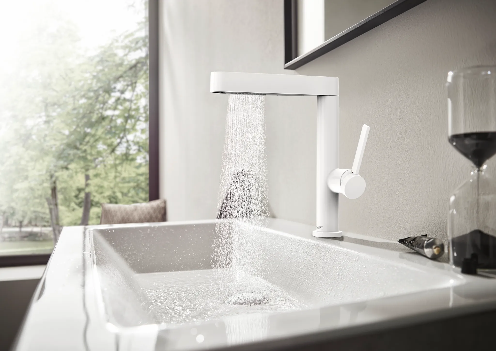 Hansgrohe Finoris Einhebel-Waschtischmischer 230 mit Ausziehbrause, 2jet und Push-Open Ablaufgarnitur, Mattweiß