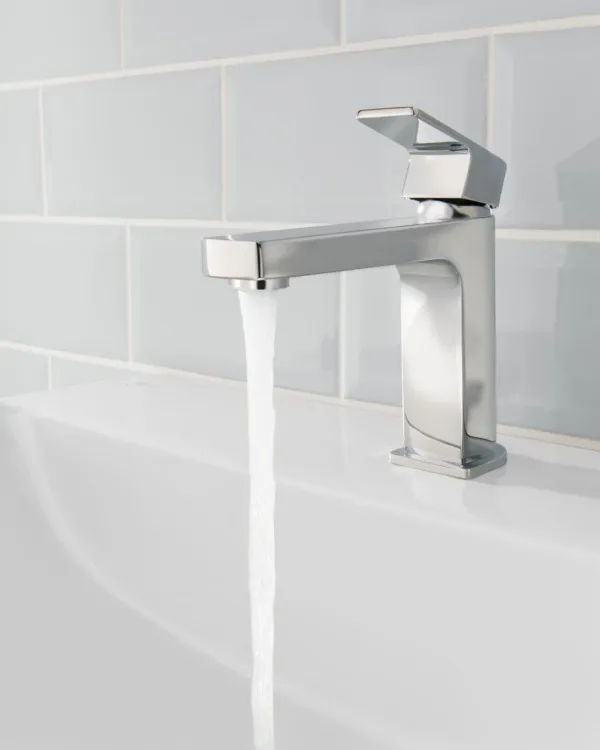 Ideal Standard Waschtischarmatur Edge, Slim, 5 l/min., ohne Ablaufgarnitur, Ausladung 120mm, Chrom Ideal Standard Waschtischarmatur Edge, Slim, 5 l/min., ohne Ablaufgarnitur, Ausladung 120mm, Chrom