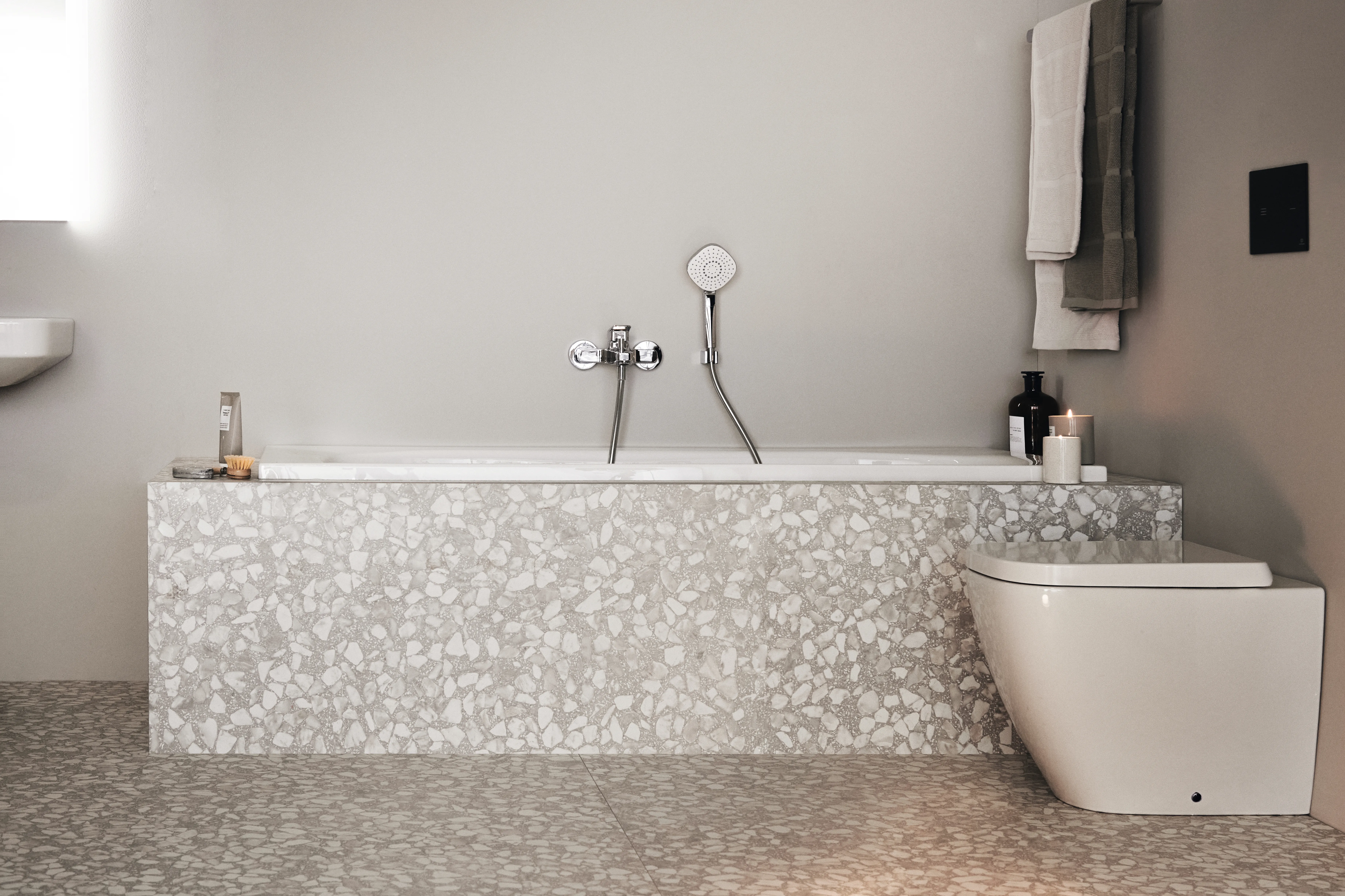 Badearmatur Aufputz Ceraplan 220x182x109mm Chrom Badearmatur Aufputz Ceraplan 220x182x109mm Chrom
