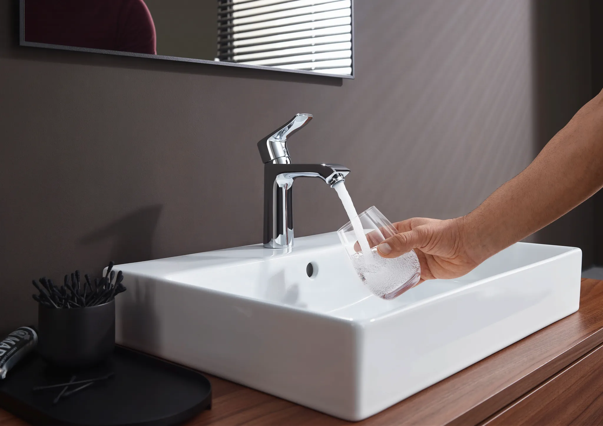 Hansgrohe Metris Einhebel-Waschtischmischer 110 mit Zugstangen-Ablaufgarnitur, Chrom Hansgrohe Metris Einhebel-Waschtischmischer 110 mit Zugstangen-Ablaufgarnitur, Chrom