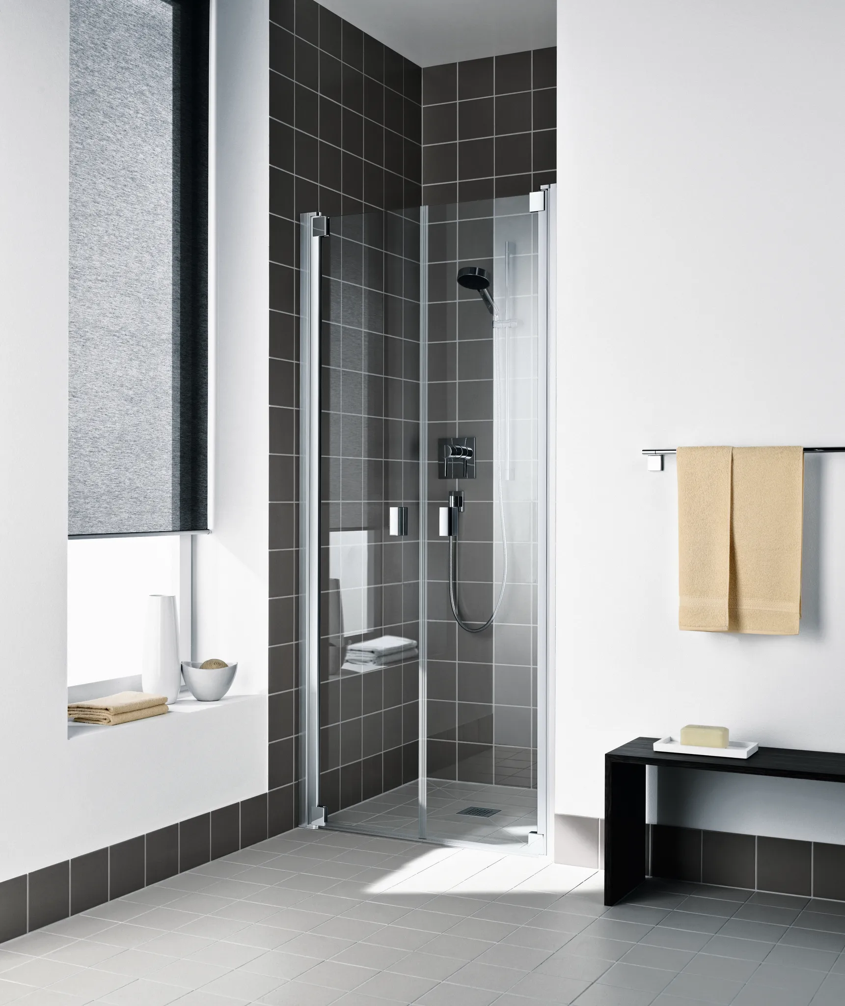 Kermi Pendeltür für Nische und Ecke „RAYA“ Glas Klar, Profile Silber Mattglanz, BV: 708 - 768 mm GAK: 695 - 745 mm WE: 708 - 768 mm H: 1850 mm