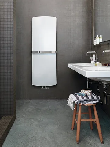 Zehnder Design-Heizkörper „Folio Belt“ für Warmwasser-Zentralheizung mit 50 mm-Mittelanschluss 64 × 179,6 cm in Verkehrsweiß (RAL 9016, glänzend) Zehnder Design-Heizkörper „Folio Belt“ für Warmwasser-Zentralheizung mit 50 mm-Mittelanschluss 64 × 179,6 cm in Verkehrsweiß (RAL 9016, glänzend)