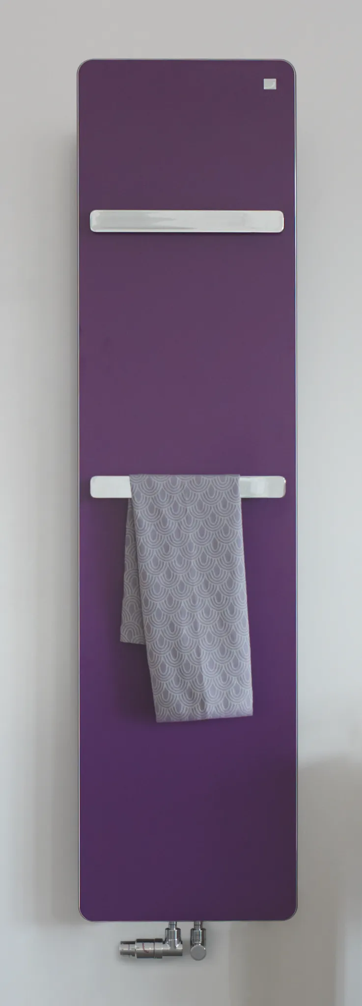 Zehnder Design-Heizkörper „Vitalo Bar“ für Warmwasser-Zentralheizung mit 50 mm-Mittelanschluss 40 × 189 cm in Pastel Blue (RAL 5024) Zehnder Design-Heizkörper „Vitalo Bar“ für Warmwasser-Zentralheizung mit 50 mm-Mittelanschluss 40 × 189 cm in Pastel Blue (RAL 5024)