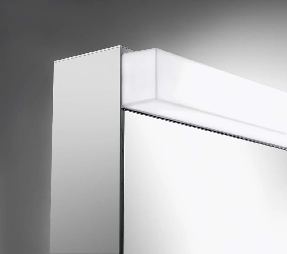 Schneider Spiegelschrank LOW Line LED, Modell LOW 120/2/LED, 4000K, weiß – Schweizer Qualität Schneider Spiegelschrank LOW Line LED, Modell LOW 120/2/LED, 4000K, weiß – Schweizer Qualität