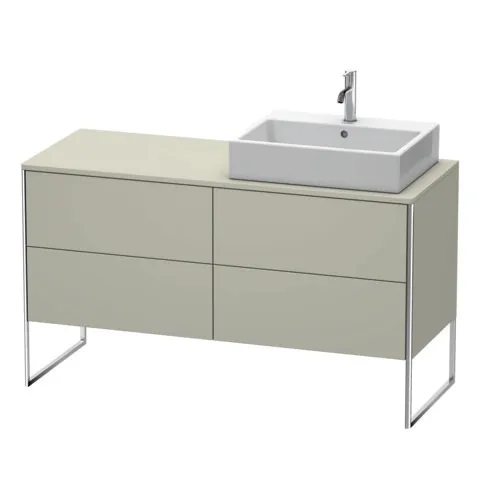 Duravit Waschtischunterschrank bodenstehend „XSquare“ 140 × 77,8 × 54,8 cm Becken: rechts / Front- & Korpusfarbe: Taupe Seidenmatt / Größe: 140 × 54,8 × 77,8 cm / Oberfläche: Lack / Profile: Chrom / Schubladen: 4 Duravit Waschtischunterschrank bodenstehend „XSquare“ 140 × 77,8 × 54,8 cm Becken: rechts / Front- & Korpusfarbe: Taupe Seidenmatt / Größe: 140 × 54,8 × 77,8 cm / Oberfläche: Lack / Profile: Chrom / Schubladen: 4