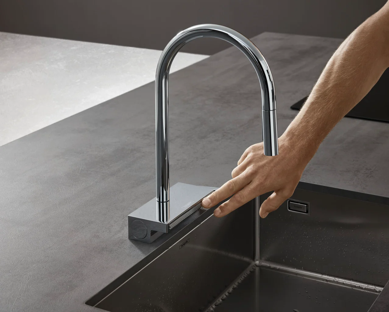 Hansgrohe Aquno Select M81 Einhebel-Küchenmischer mit Ausziehbrause 3jet Chrom, ComfortZone 170, Schwenkbereich einstellbar in 3 Stufen auf 60°, 110° oder 150°, Laminarstrahl, Brausestrahl, SatinFlow, MagFit magnetische Brausehalterung, maximale Durchflu Hansgrohe Aquno Select M81 Einhebel-Küchenmischer mit Ausziehbrause 3jet Chrom, ComfortZone 170, Schwenkbereich einstellbar in 3 Stufen auf 60°, 110° oder 150°, Laminarstrahl, Brausestrahl, SatinFlow, MagFit magnetische Brausehalterung, maximale Durchflu