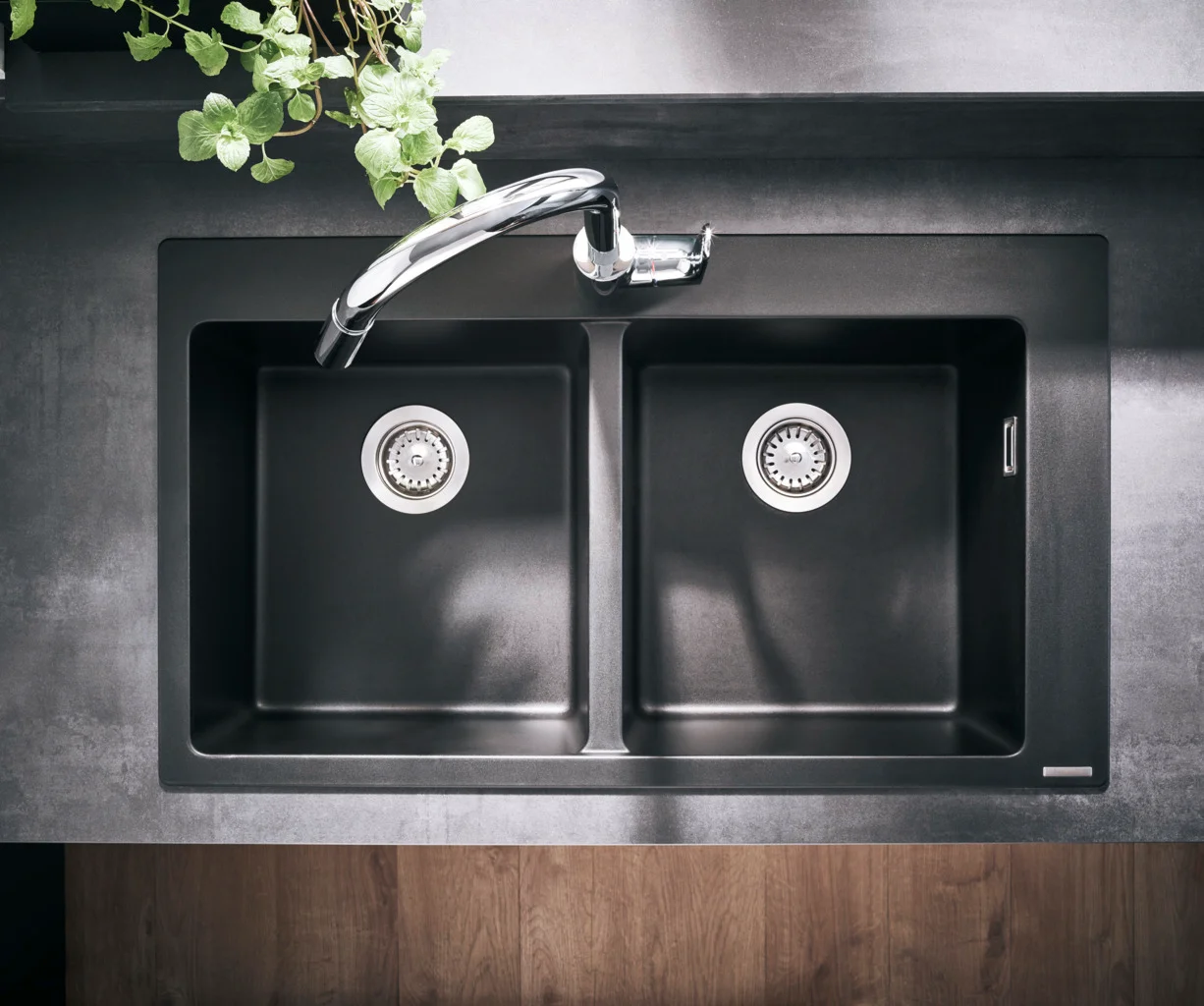 Hansgrohe Focus M41 Eco Einhebel-Küchenmischer mit Ausziehbrause 2jet in Chrom, ComfortZone 240, Schwenkbereich einstellbar auf 110° oder 150°, Laminarstrahl und Brausestrahl arretierbar, MagFit magnetische Brausehalterung, Quick-Connect Schlauch, max. D Hansgrohe Focus M41 Eco Einhebel-Küchenmischer mit Ausziehbrause 2jet in Chrom, ComfortZone 240, Schwenkbereich einstellbar auf 110° oder 150°, Laminarstrahl und Brausestrahl arretierbar, MagFit magnetische Brausehalterung, Quick-Connect Schlauch, max. D
