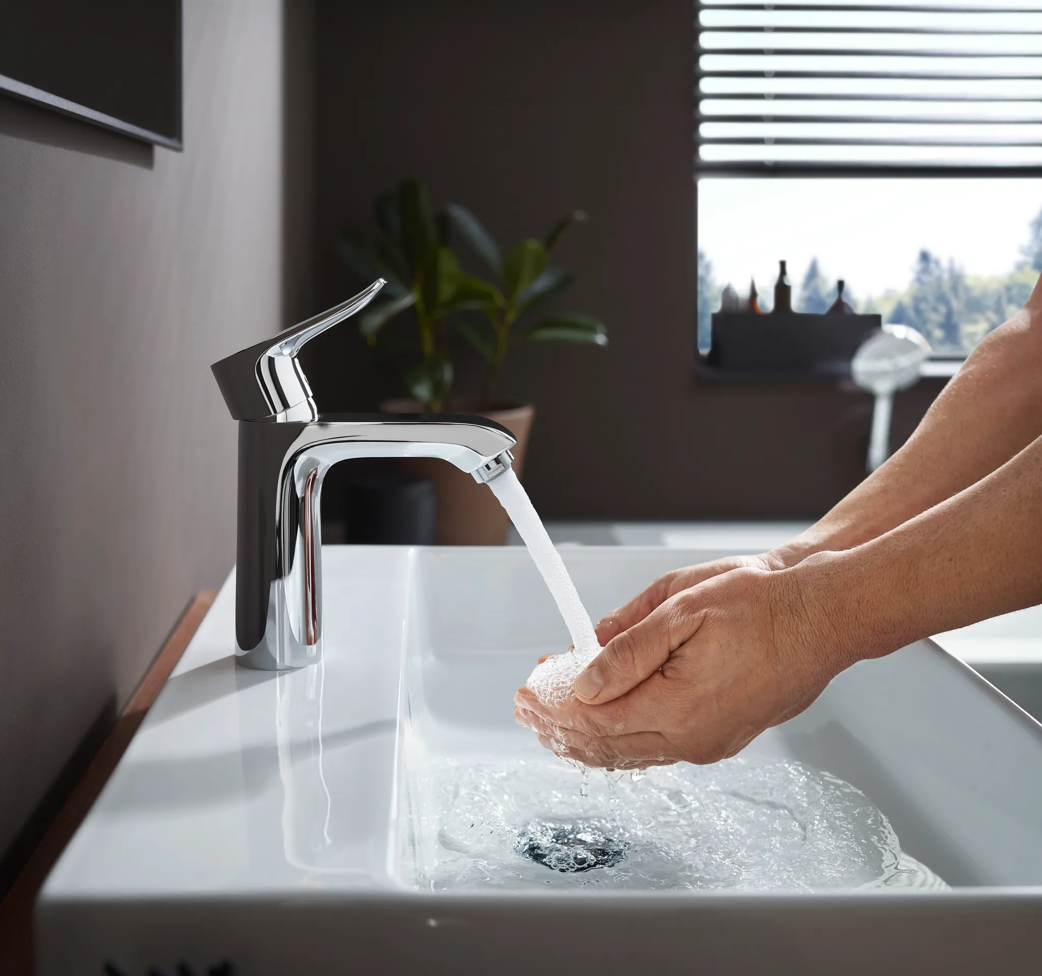 Hansgrohe Metris Einhebel-Waschtischmischer 110 mit Zugstangen-Ablaufgarnitur, Chrom Hansgrohe Metris Einhebel-Waschtischmischer 110 mit Zugstangen-Ablaufgarnitur, Chrom