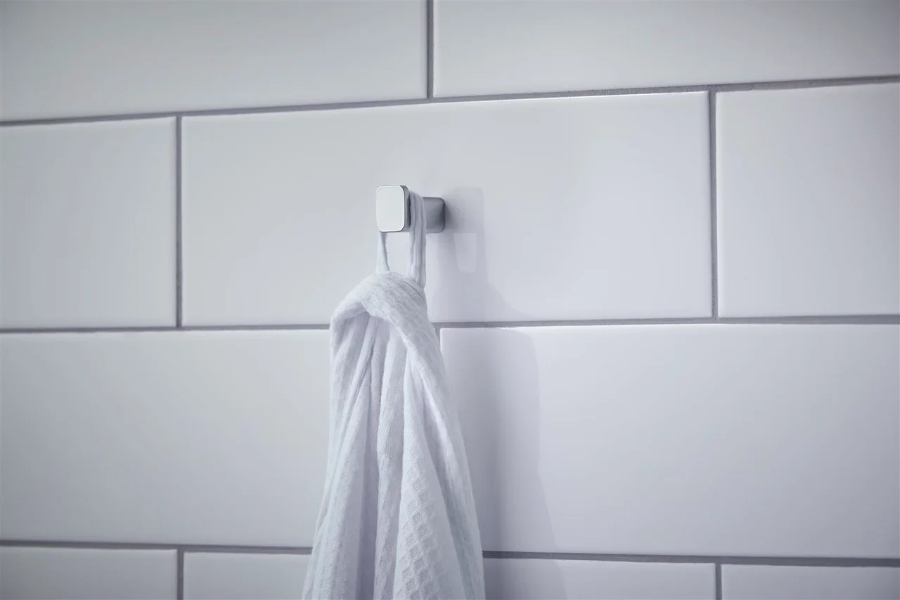 Hansgrohe AddStoris Q Handtuchhaken, Chrom, Wandmontage mit verdeckter Befestigung, Durchmesser Bohrloch 6 mm Hansgrohe AddStoris Q Handtuchhaken, Chrom, Wandmontage mit verdeckter Befestigung, Durchmesser Bohrloch 6 mm