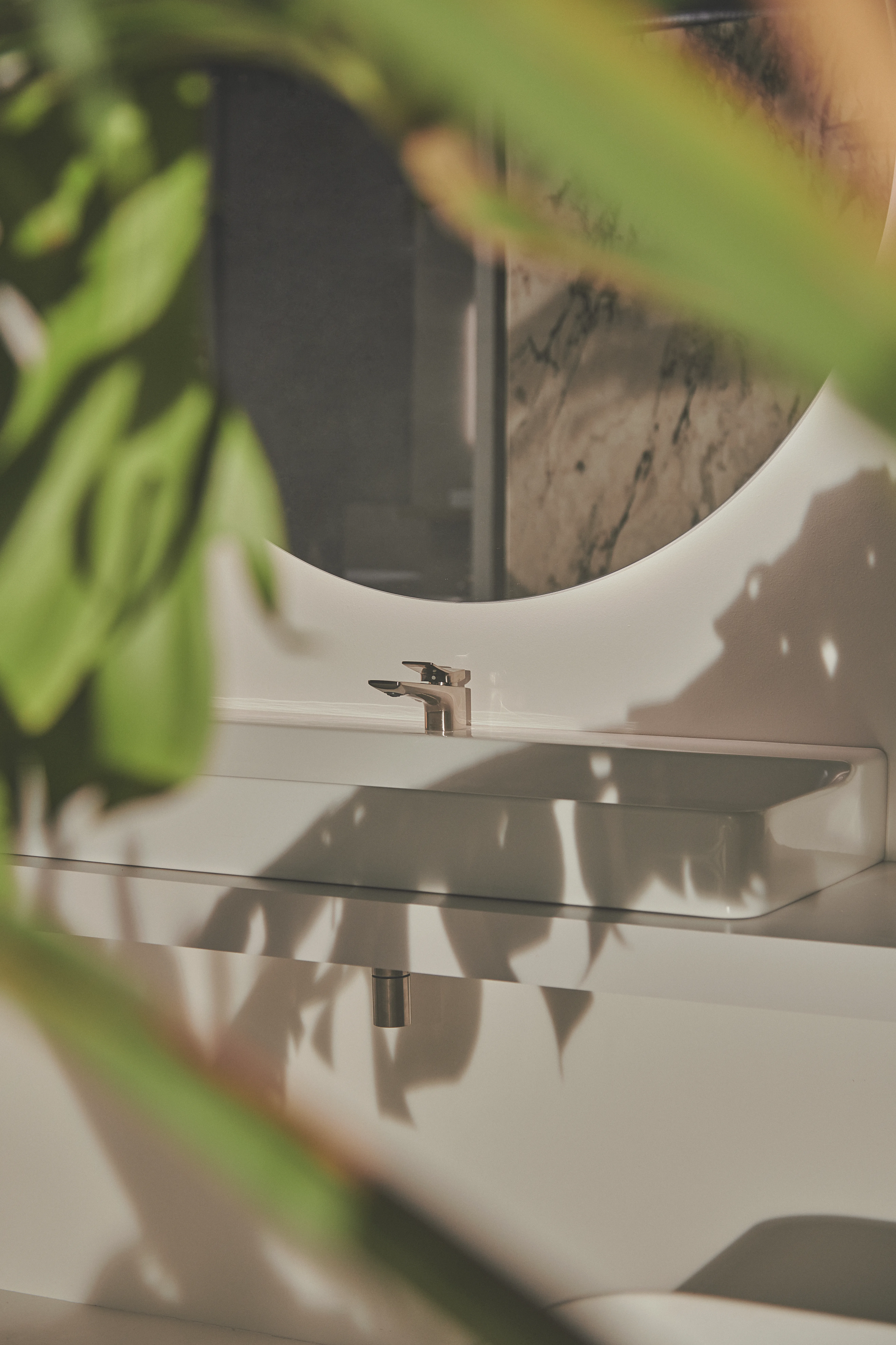 Waschbecken „Conca“ 120 × 45 × 14,5 cm, Hahnlochposition mittig in Weiß Waschbecken „Conca“ 120 × 45 × 14,5 cm, Hahnlochposition mittig in Weiß