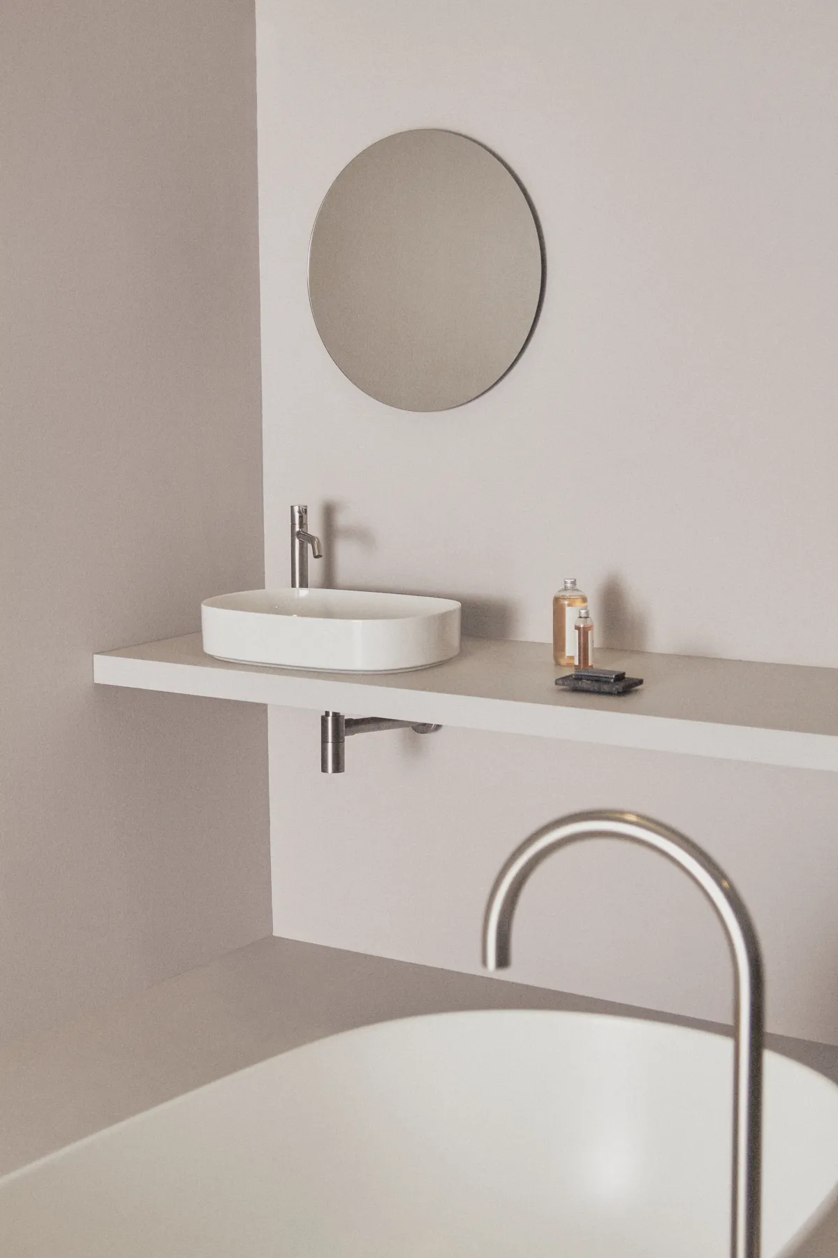 Waschbecken „Linda-X“ 45 × 38 × 13 cm in Seidenweiß Waschbecken „Linda-X“ 45 × 38 × 13 cm in Seidenweiß