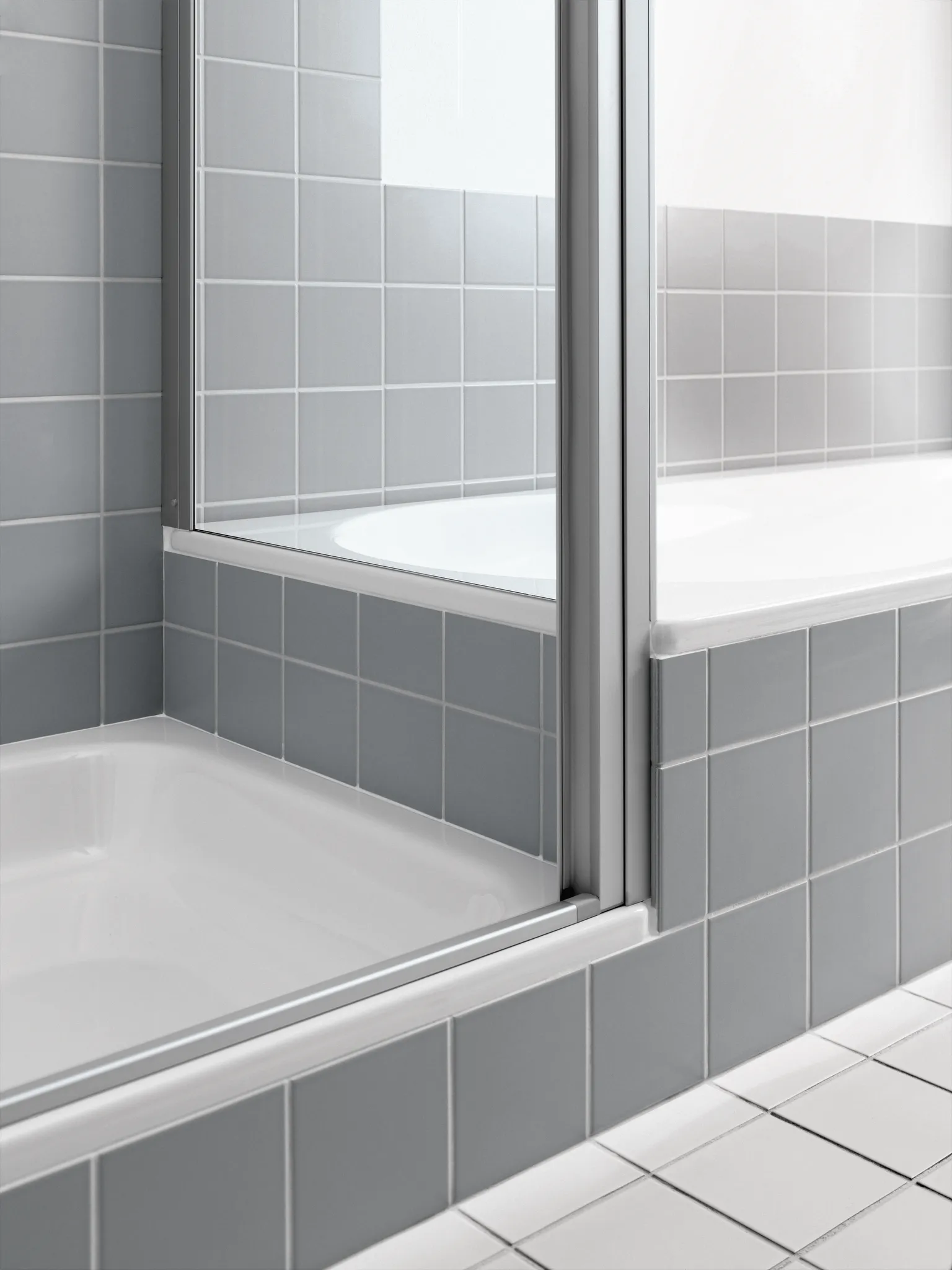 Kermi Duschdesign IBIZA 2000 Duschkabine, I2 TWO, Seitenwand verkürzt auf Badewanne, H 1600 mm, SW 680-710 mm Kermi Duschdesign IBIZA 2000 Duschkabine, I2 TWO, Seitenwand verkürzt auf Badewanne, H 1600 mm, SW 680-710 mm