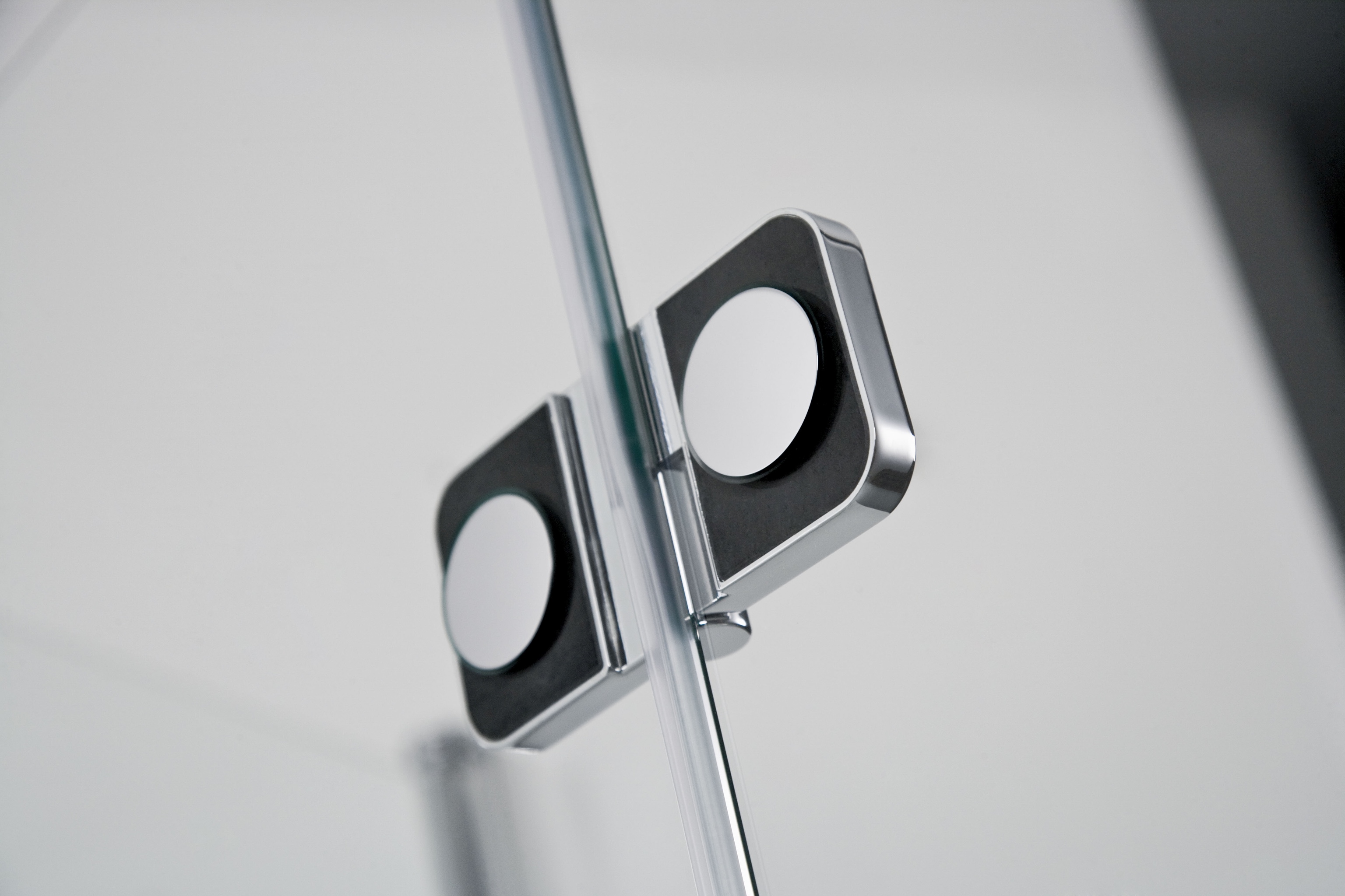 HSK teilgerahmte Badewannenaufsatz 2-teilig „Premium Softcube“ Glas Klar hell, Profile Alu Silber-matt, H: 1400 mm HSK teilgerahmte Badewannenaufsatz 2-teilig „Premium Softcube“ Glas Klar hell, Profile Alu Silber-matt, H: 1400 mm