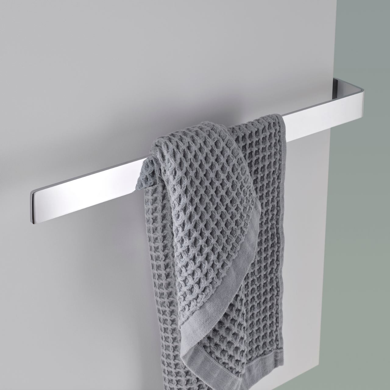 HSK Design-Infrarotheizkörper „Retango“ mit Glasfront 60 × 120 cm in Weiß