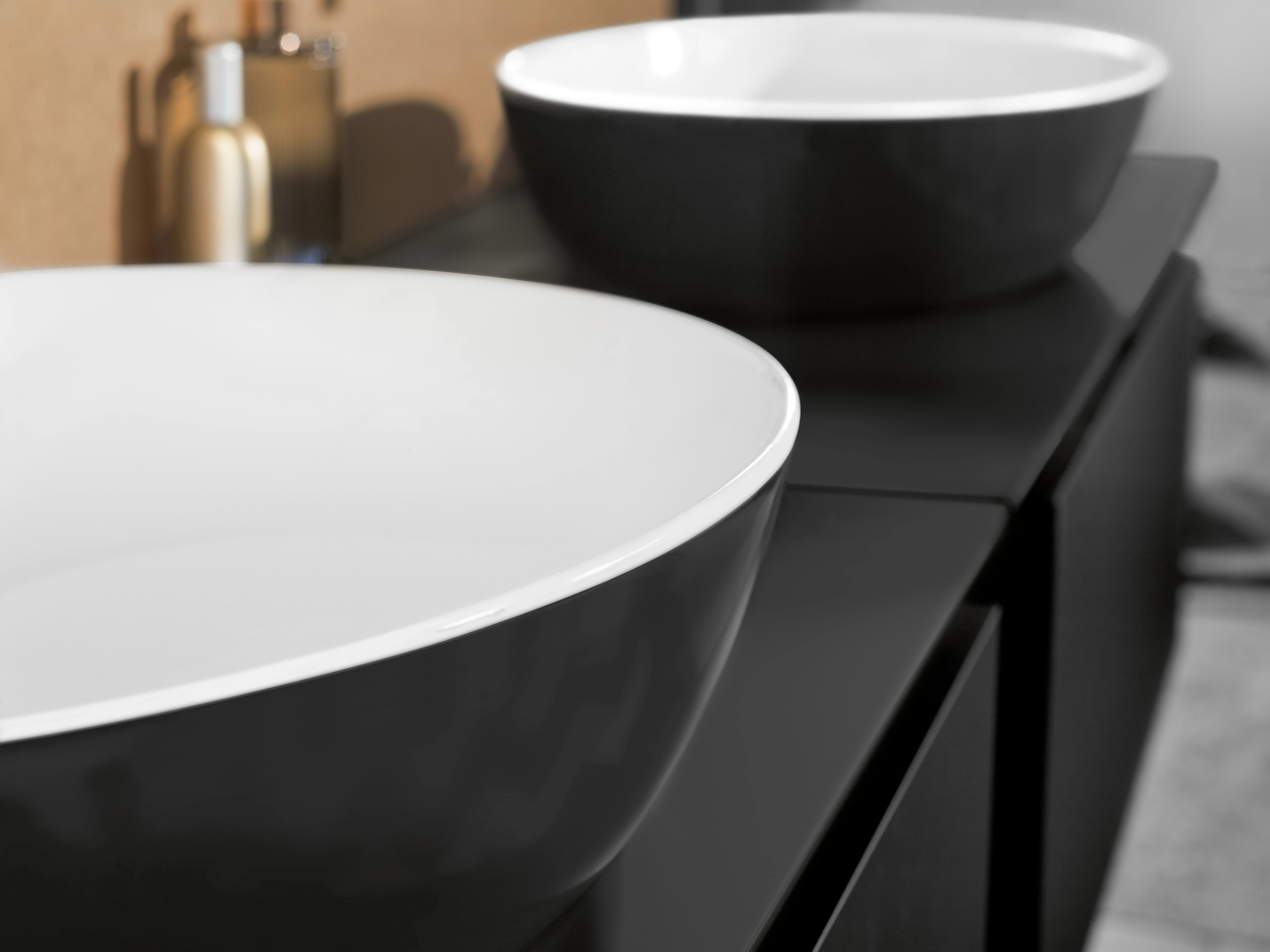 Villeroy & Boch Aufsatzwaschtisch aus TitanCeram „Artis“ 610 × 410 × 130 mm in Coal Black