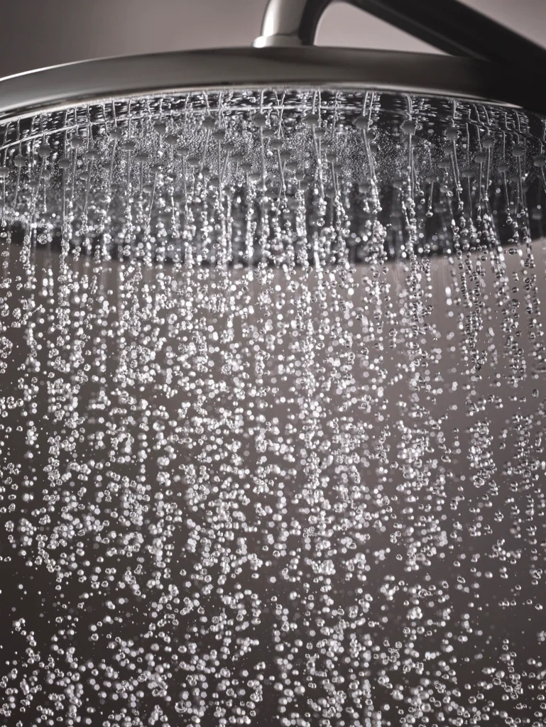 Hansgrohe Croma Select S Showerpipe 280 chrom, 1-Jet mit Thermostat, RainAir Strahl, 400 mm Brausearmlänge, höhenverstellbare Handbrausehalterung