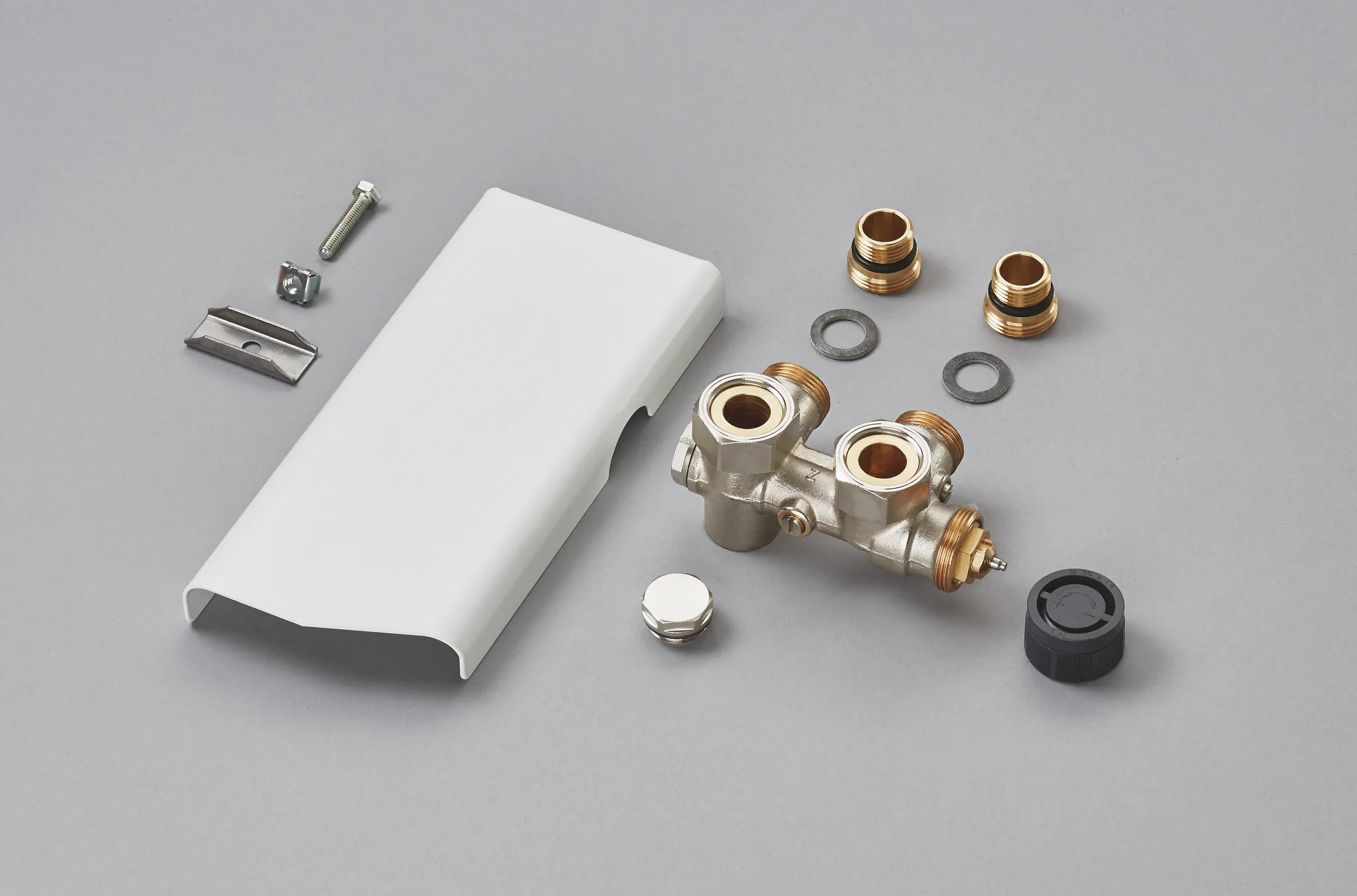 Anschlussarmatur für „Yucca“ Blende lang in weiß Anschlussarmatur für „Yucca“ Blende lang in weiß