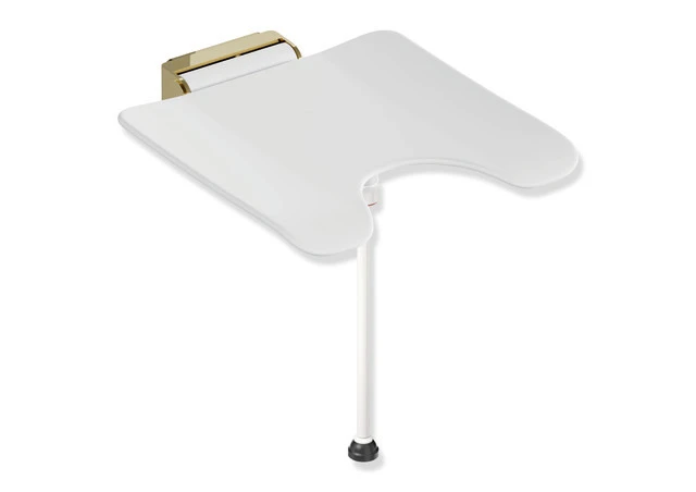 Klappsitz, System 900, Wandkonsole aus Edst., PVD, Sitzf. aus strukturiertem Kst. mit Hygieneausschnitt, weiß, Sitzf. 450 mm breit, 450 mm tief, mit Bodenstütze für Sitzhöhe 450-500 mm, PVD, in Farbe CK (Messing glänzend)