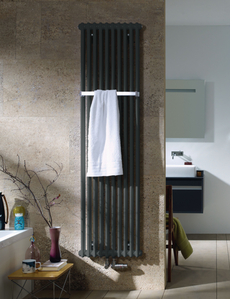 Zehnder Charleston Bar Heizkörper, 1492x62x485 mm, RAL 7016, mit Handtuchhalter als 2- oder 3-Säuler