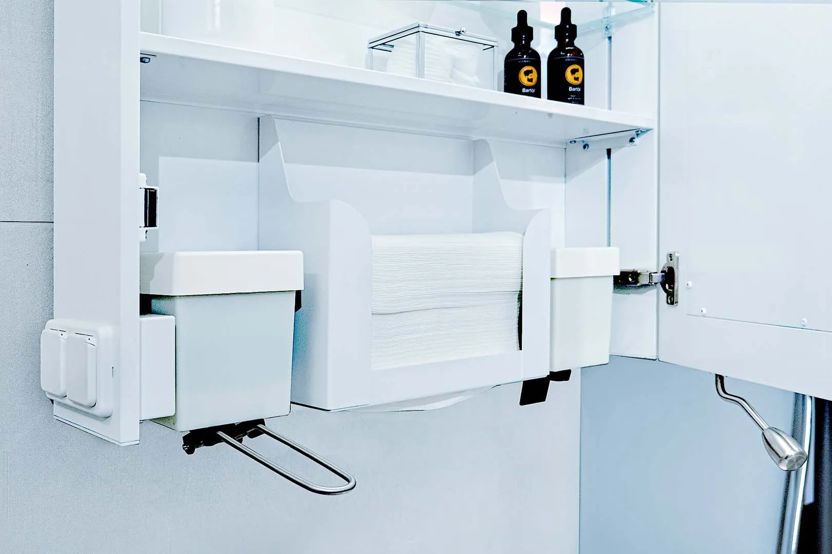 Schneider Spiegelschrank CARE CLC1 60/1/K/S/0/R, weiß, 595 x 680 x 160 mm - Schweizer Qualität Schneider Spiegelschrank CARE CLC1 60/1/K/S/0/R, weiß, 595 x 680 x 160 mm - Schweizer Qualität