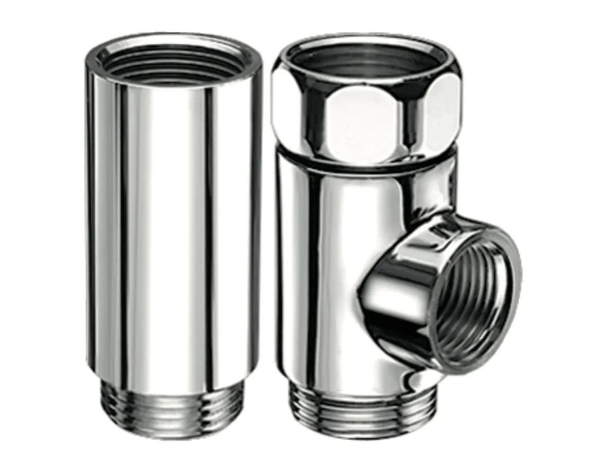 T- und Distanzstück, Überwurfmutter DN 20 G 3/4 IG, DN 20 G 3/4 IG, 2x DN 20 G 3/4 AG (unten), DN 20 G 3/4 AG, DN 20 G 1/2 IG (rechts), chrom