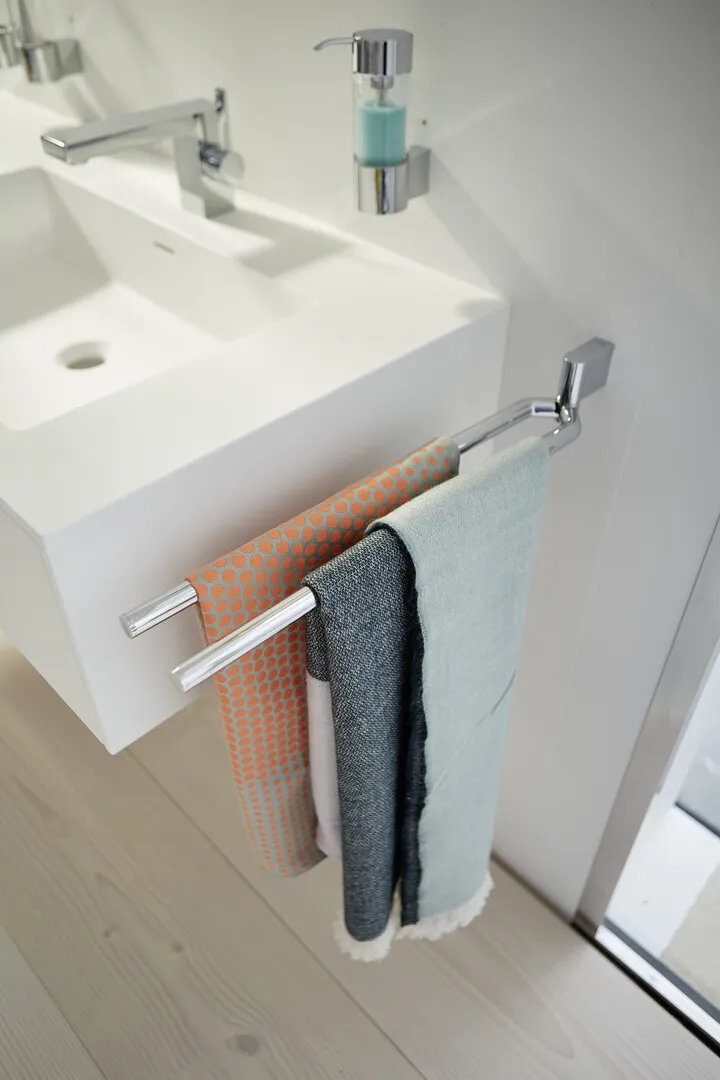 emco Handtuchhalter „system 2“, Befestigung verdeckt, 2-armig 446 mm in chrom emco Handtuchhalter „system 2“, Befestigung verdeckt, 2-armig 446 mm in chrom