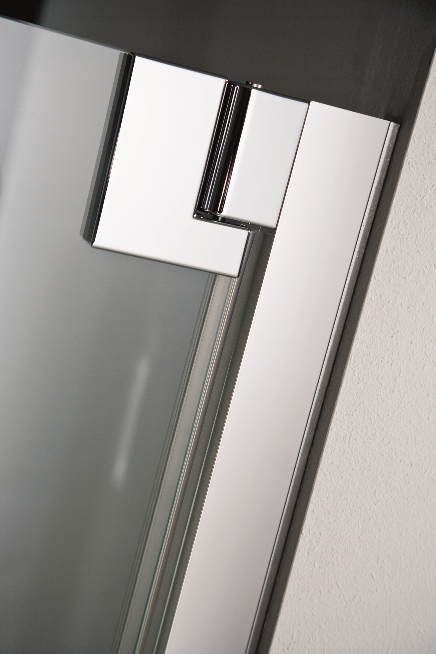 HSK Badewannenaufsatz pendelbar 1-teilig „K2P“ Glas Mattierung mittig (65 cm), Profile Chromoptik (Alu Hochglanz poliert), Scharniere nicht pendelbar, H: 1400 mm HSK Badewannenaufsatz pendelbar 1-teilig „K2P“ Glas Mattierung mittig (65 cm), Profile Chromoptik (Alu Hochglanz poliert), Scharniere nicht pendelbar, H: 1400 mm