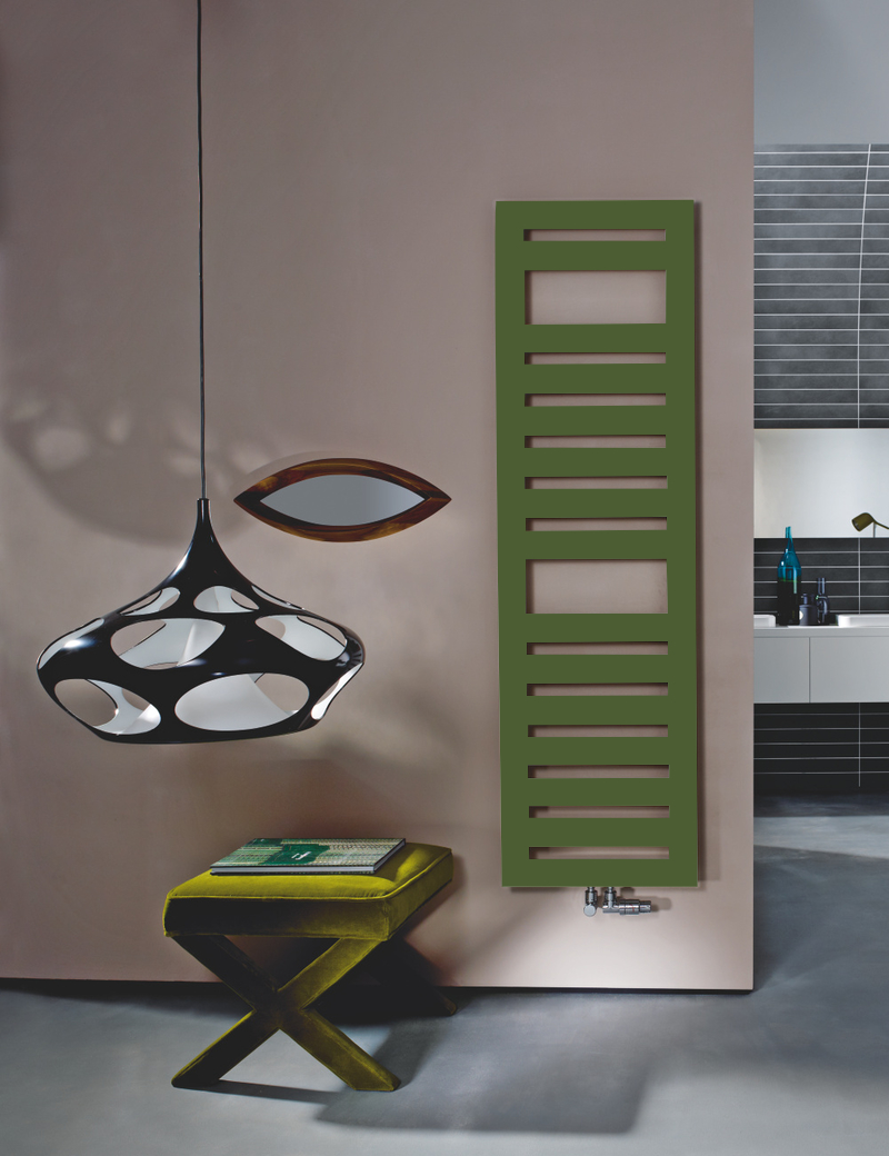 Zehnder Design-Heizkörper „Metropolitan Spa“ für Warmwasser-Zentralheizung mit 50 mm-Mittelanschluss 60 × 80,5 cm in Olive Green (RAL 6003)