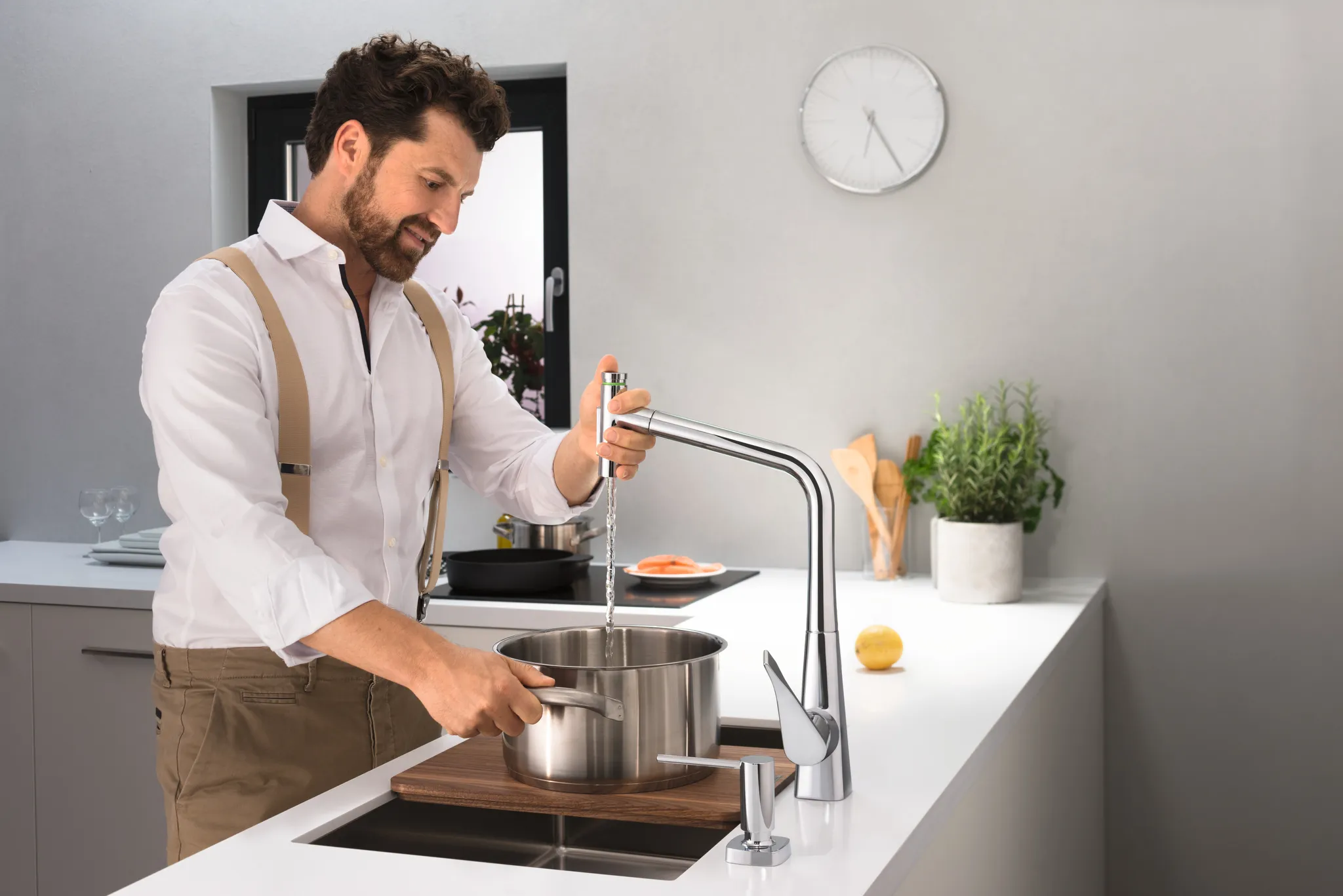 Spültischmischer 320 Metris Select M71 Ausziehbrause 2jet sBox chrom