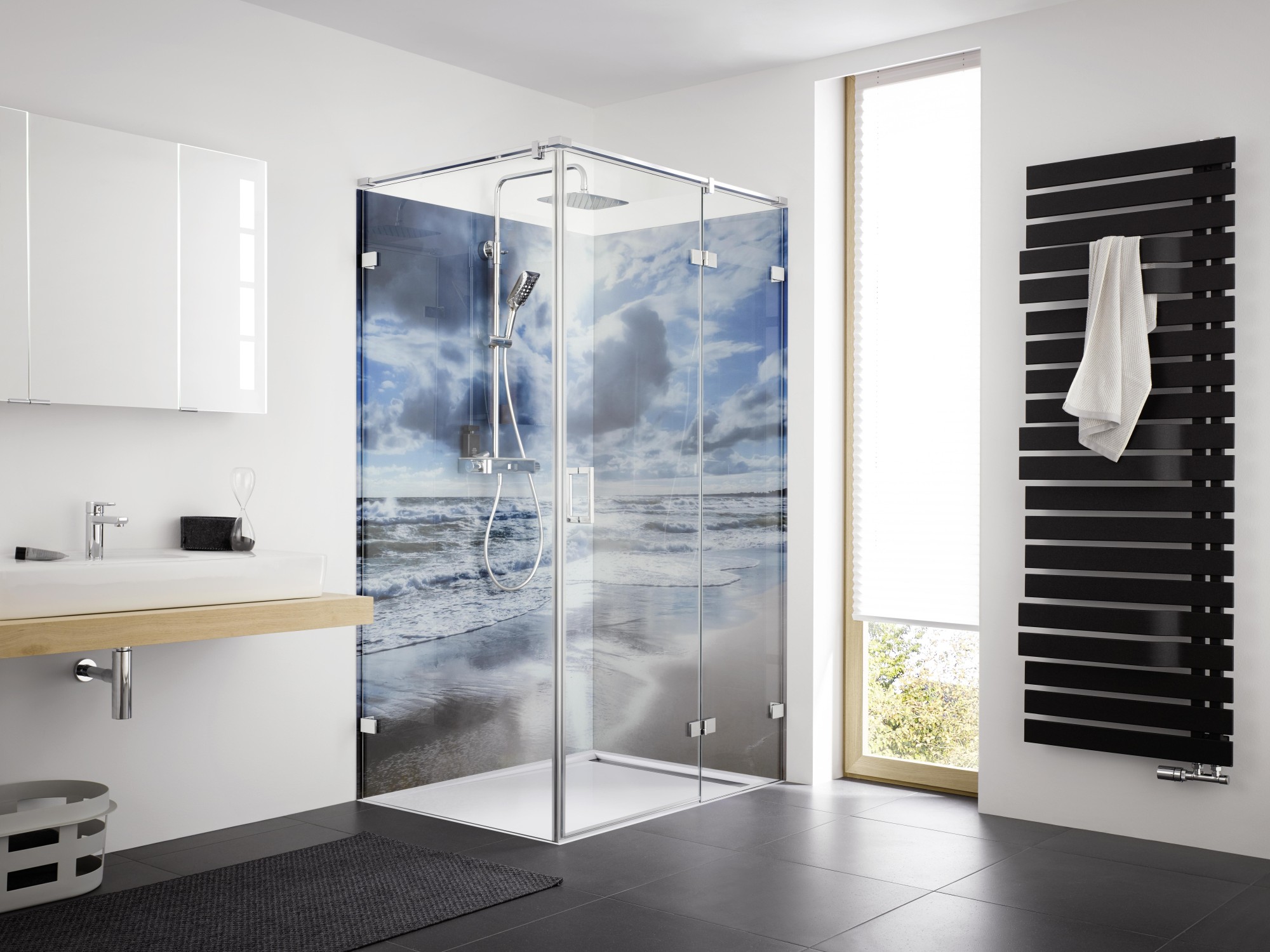 HSK rahmenlose Drehtür an Nebenteil mit Seitenwand „Atelier Plan Pur“ Glas Klar hell, Scharniere Chromoptik (Alu Hochglanz poliert), Sondergröße HSK rahmenlose Drehtür an Nebenteil mit Seitenwand „Atelier Plan Pur“ Glas Klar hell, Scharniere Chromoptik (Alu Hochglanz poliert), Sondergröße