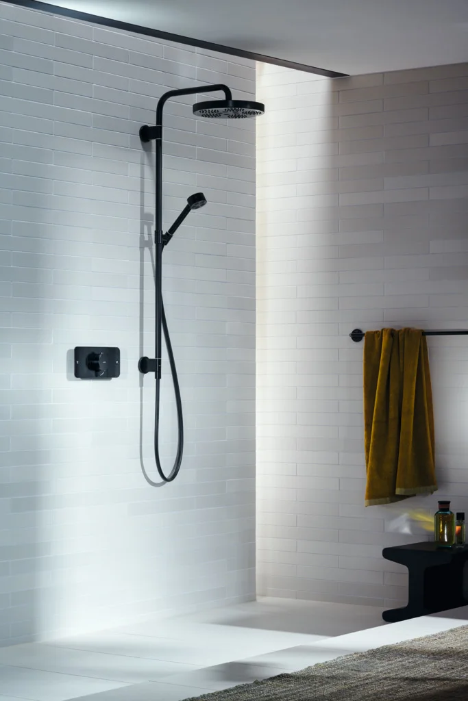 Hansgrohe AXOR One Showerpipe 280 1jet Unterputz, mattschwarz, 280 mm Brausekopfgröße, PowderRain und Rain Strahlarten, DN15 Anschluss Hansgrohe AXOR One Showerpipe 280 1jet Unterputz, mattschwarz, 280 mm Brausekopfgröße, PowderRain und Rain Strahlarten, DN15 Anschluss