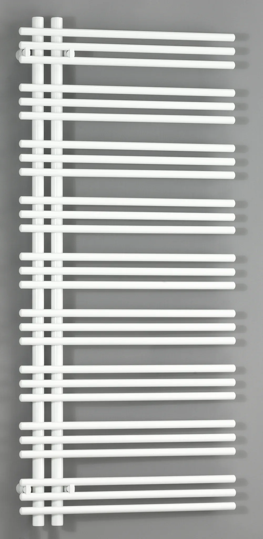 Zehnder Design-Elektroheizkörper „Yucca Asym“ 47,8 × 130,4 cm in Grey Aluminium (glänzend)