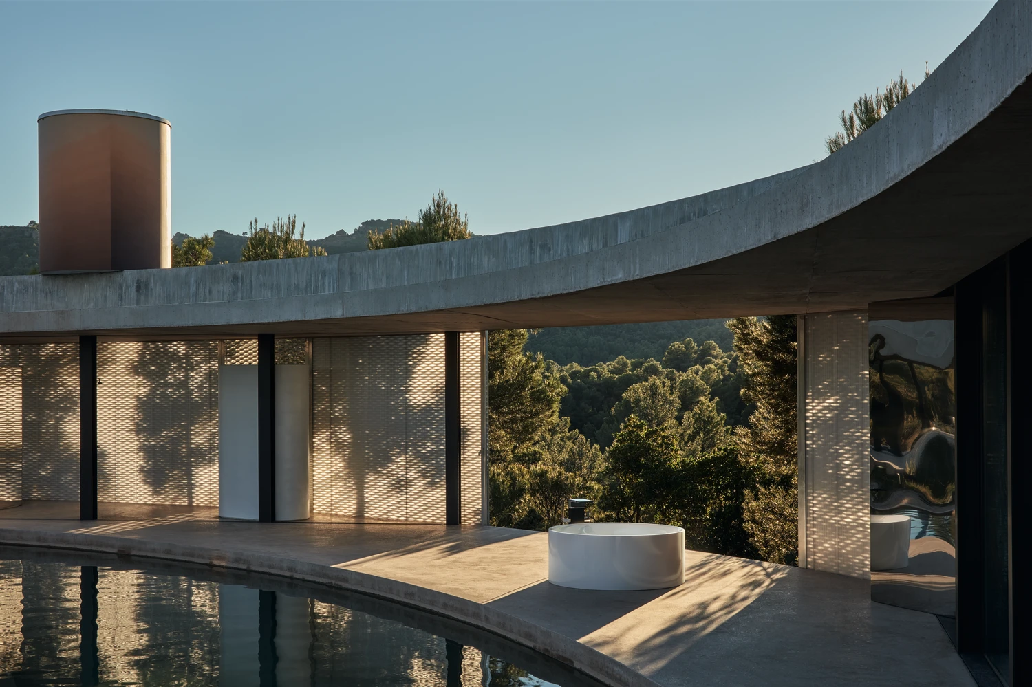 Bette rund Badewanne „BettePond Silhouette“ in Stone Bette rund Badewanne „BettePond Silhouette“ in Stone